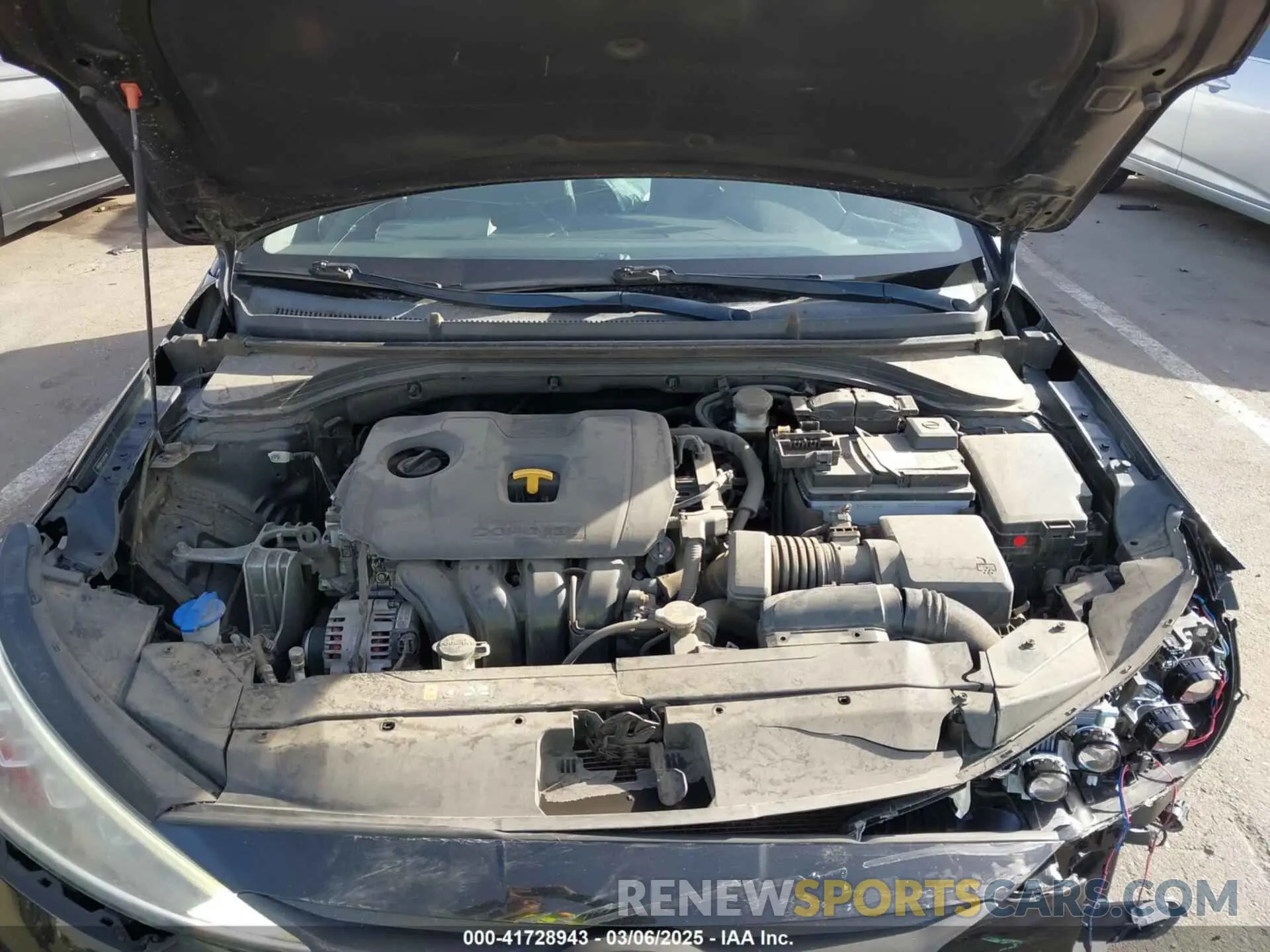 10 Photograph of a damaged car 5NPD84LF5LH517948 HYUNDAI ELANTRA 2020