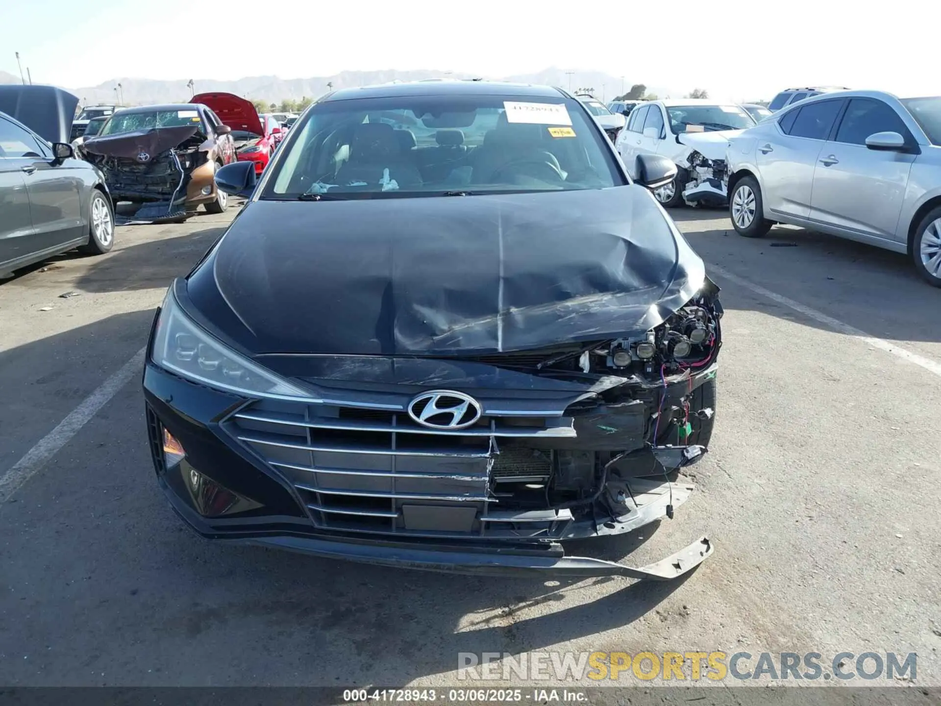 12 Photograph of a damaged car 5NPD84LF5LH517948 HYUNDAI ELANTRA 2020