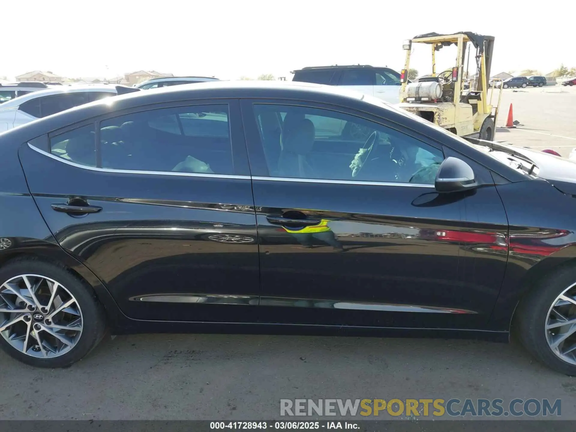 13 Photograph of a damaged car 5NPD84LF5LH517948 HYUNDAI ELANTRA 2020