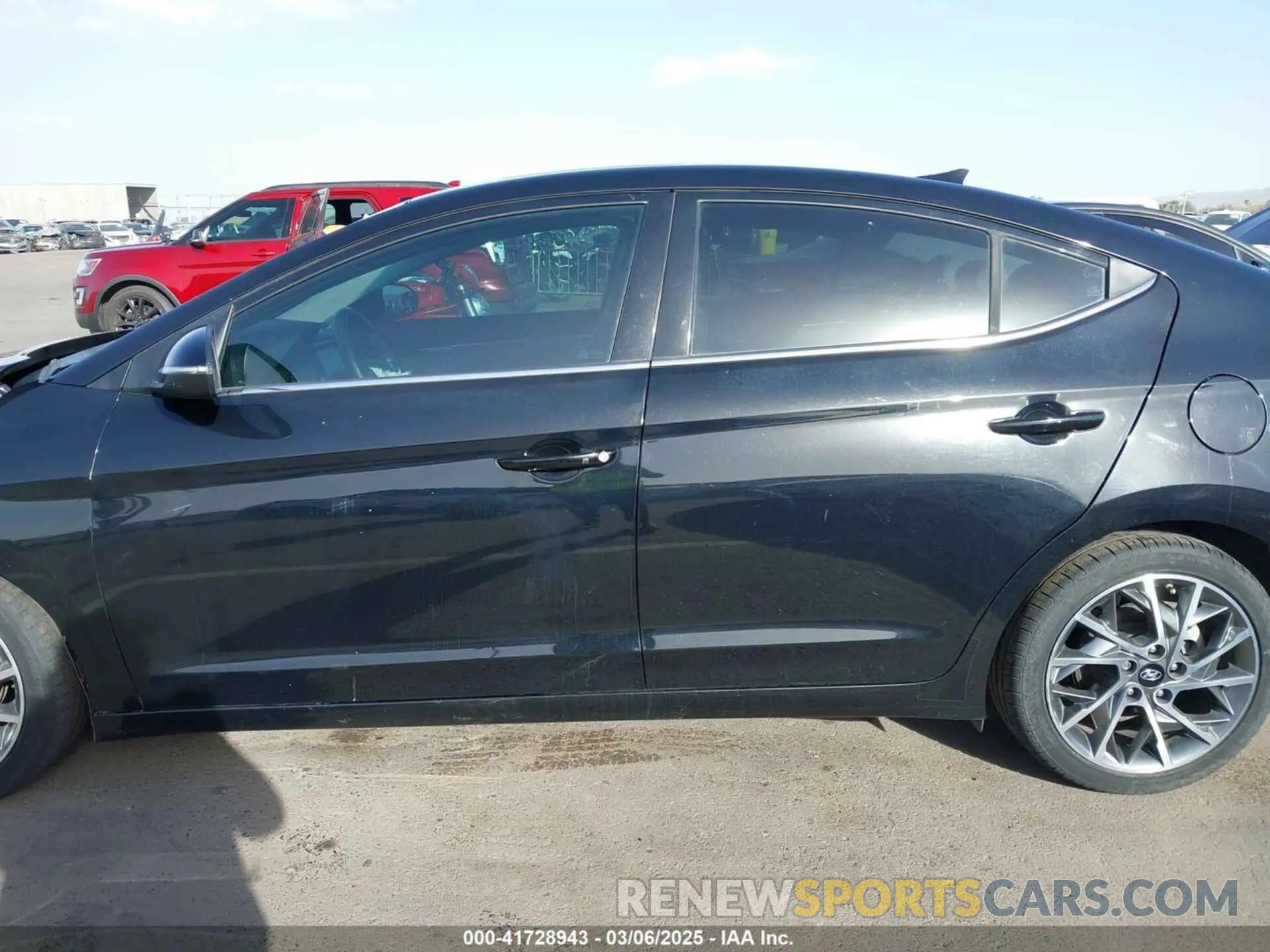 14 Photograph of a damaged car 5NPD84LF5LH517948 HYUNDAI ELANTRA 2020
