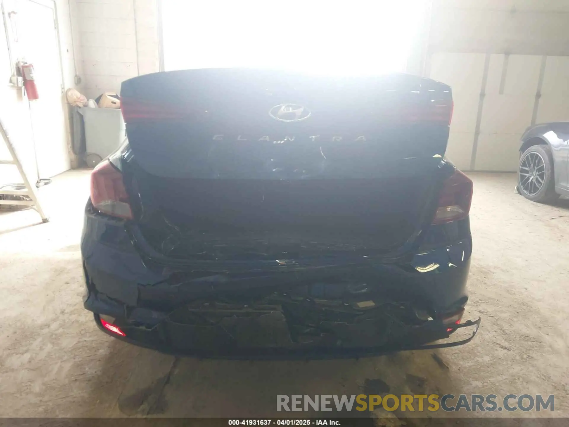 16 Photograph of a damaged car 5NPD84LF5LH518758 HYUNDAI ELANTRA 2020