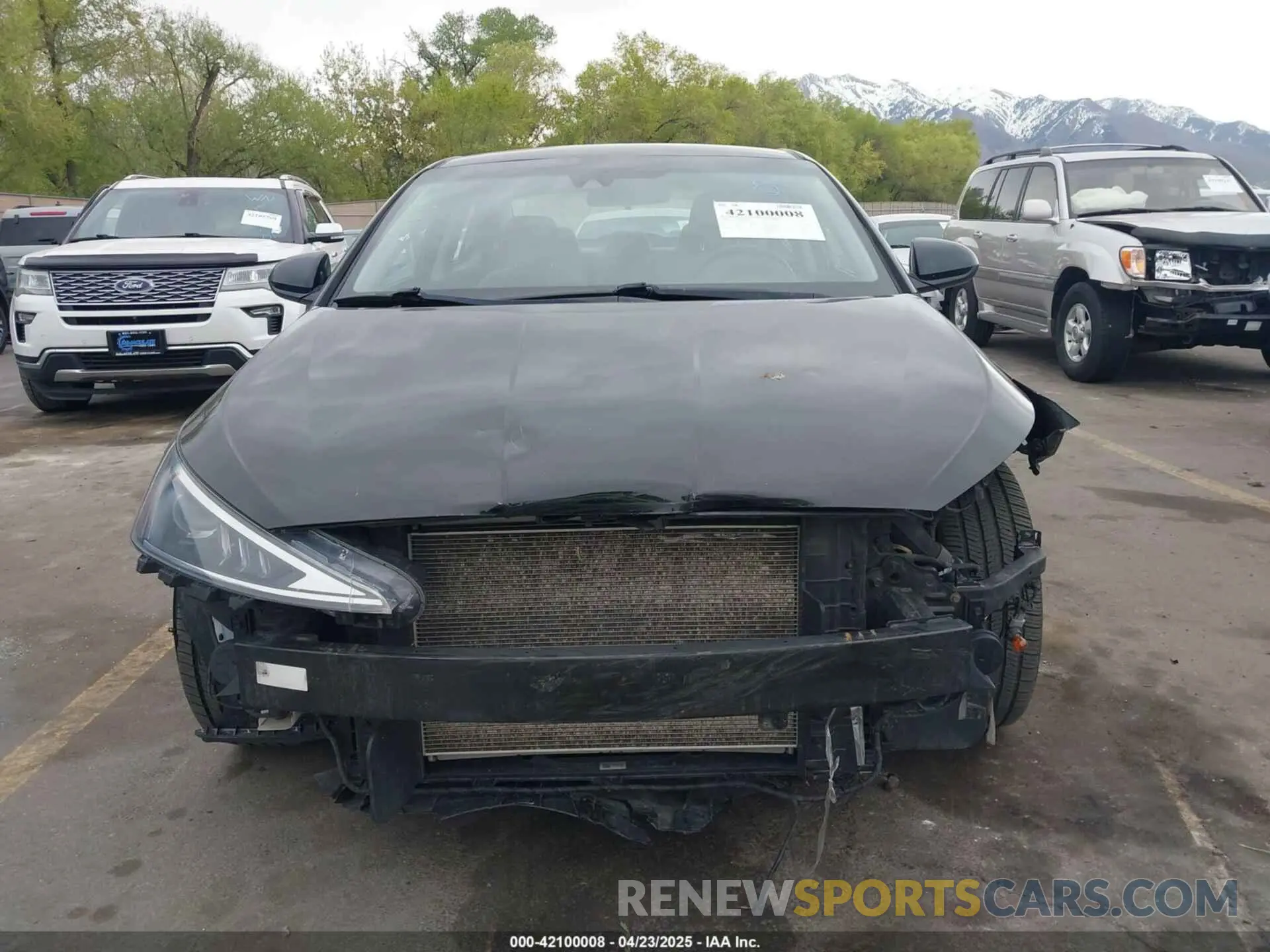13 Photograph of a damaged car 5NPD84LF5LH519747 HYUNDAI ELANTRA 2020