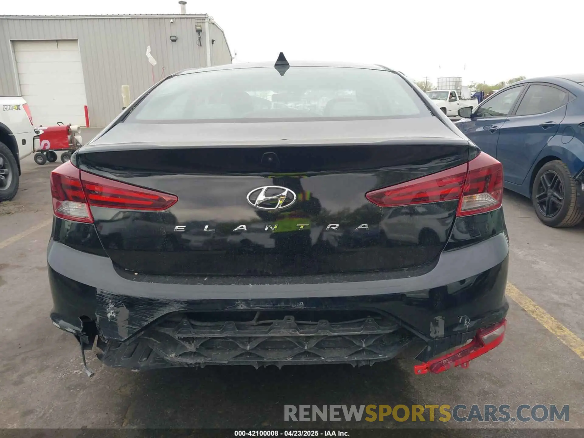 17 Photograph of a damaged car 5NPD84LF5LH519747 HYUNDAI ELANTRA 2020