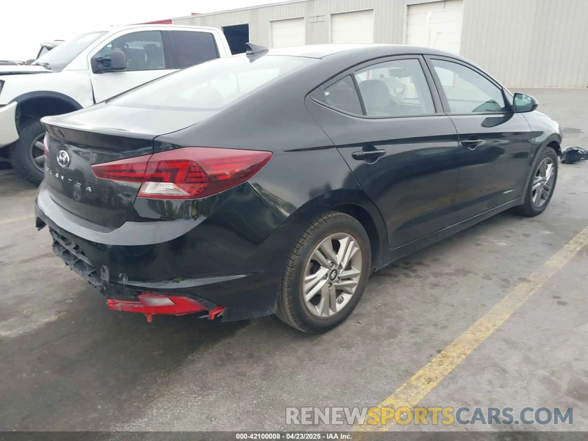 4 Photograph of a damaged car 5NPD84LF5LH519747 HYUNDAI ELANTRA 2020