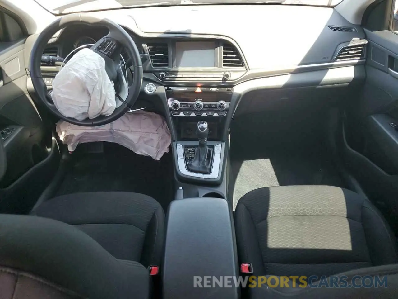 8 Photograph of a damaged car 5NPD84LF5LH551226 HYUNDAI ELANTRA 2020