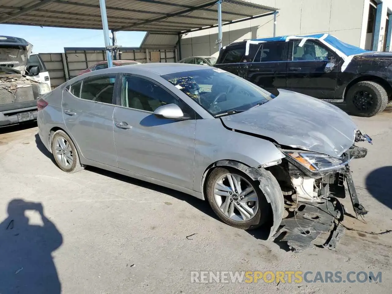 4 Photograph of a damaged car 5NPD84LF5LH561447 HYUNDAI ELANTRA 2020