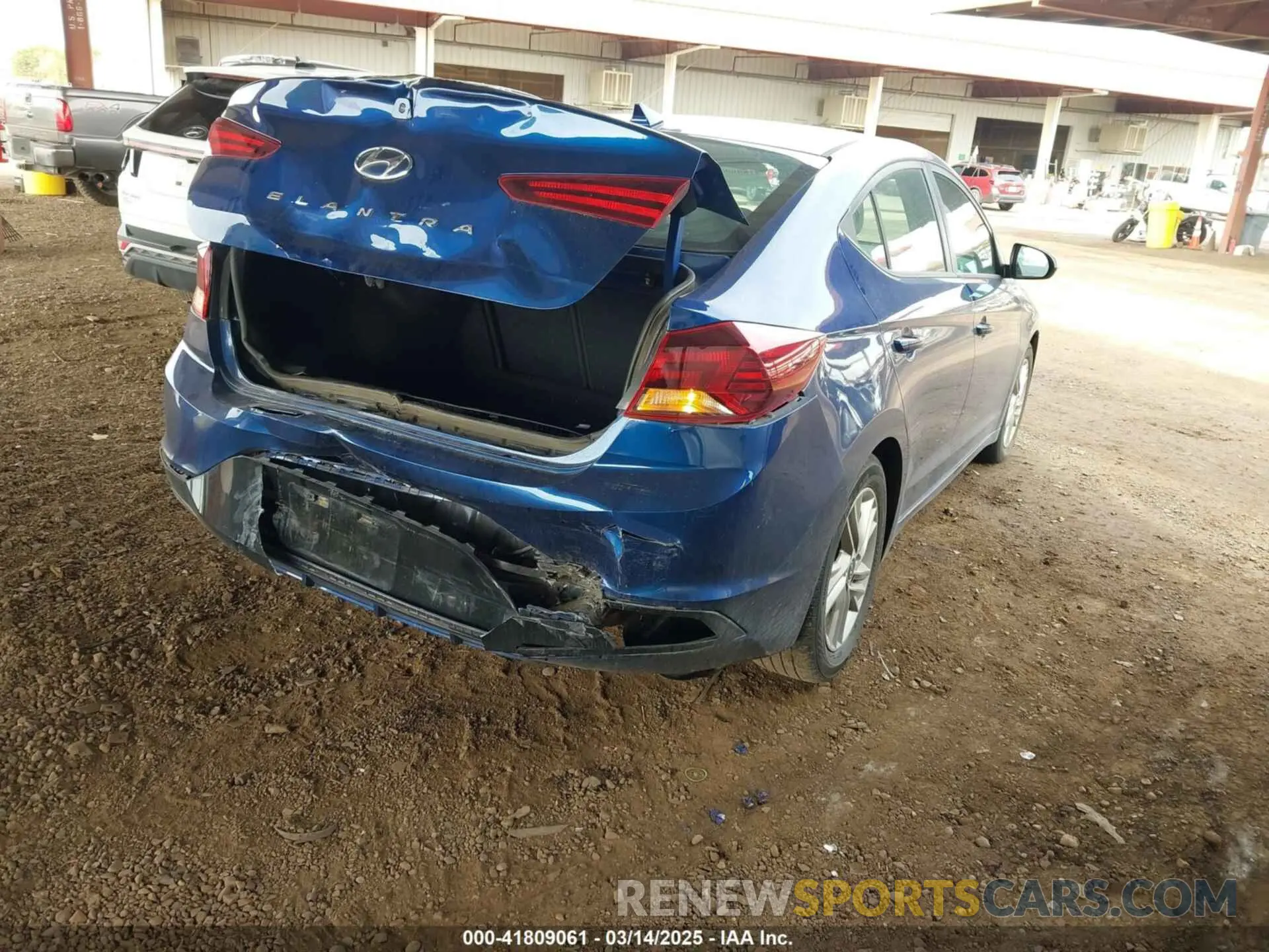 4 Photograph of a damaged car 5NPD84LF5LH561643 HYUNDAI ELANTRA 2020
