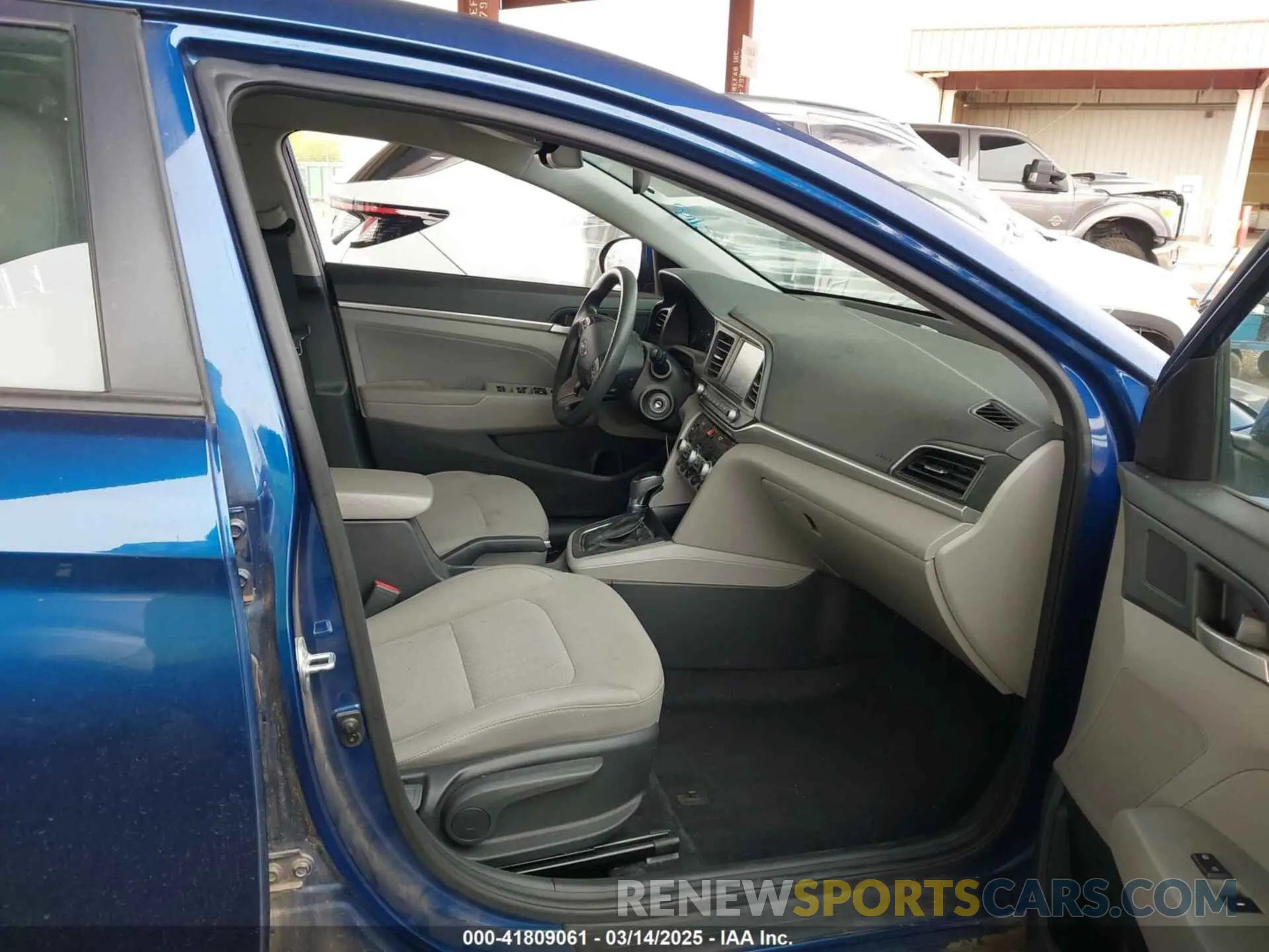 5 Photograph of a damaged car 5NPD84LF5LH561643 HYUNDAI ELANTRA 2020