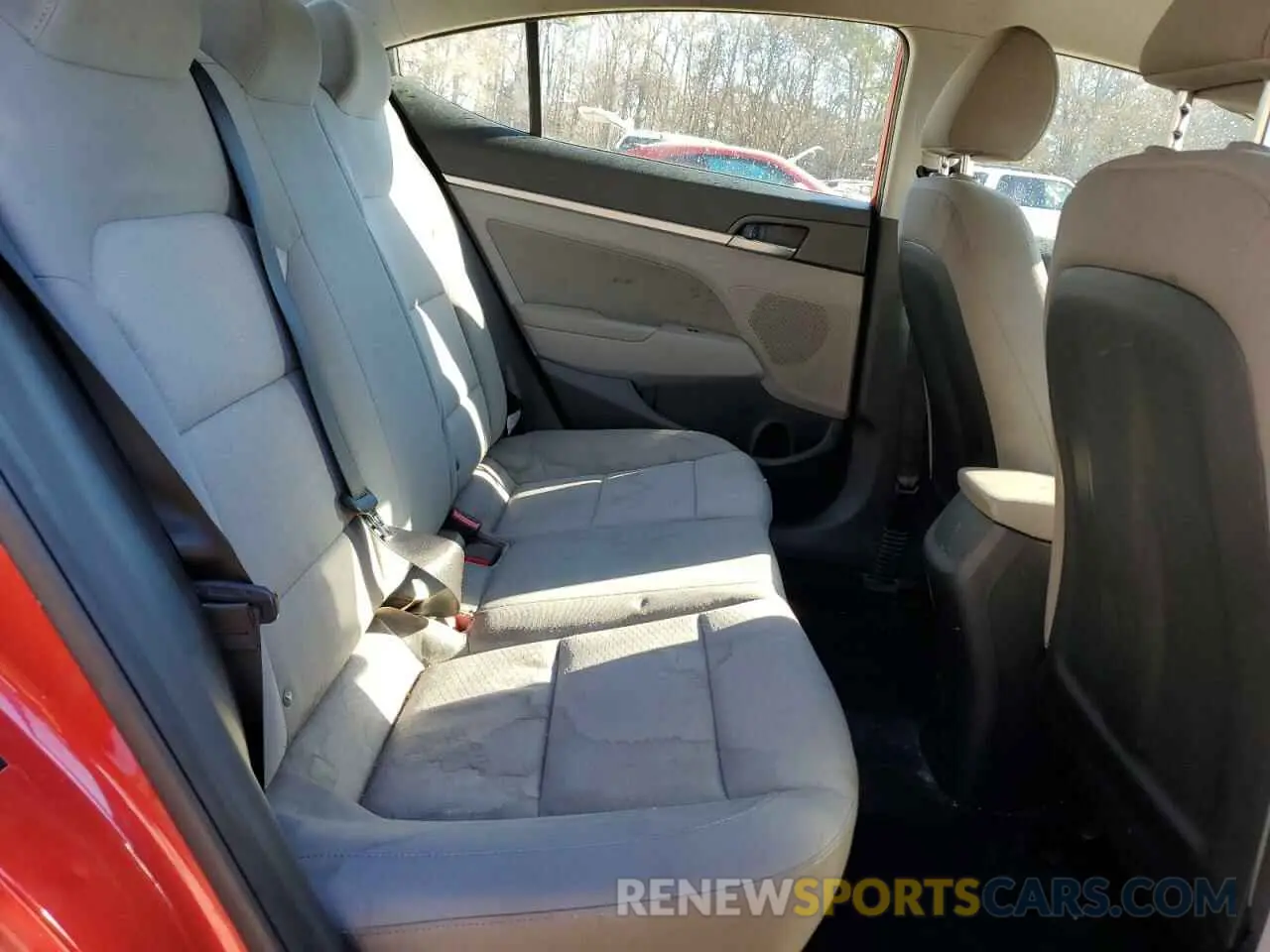 10 Photograph of a damaged car 5NPD84LF5LH574960 HYUNDAI ELANTRA 2020