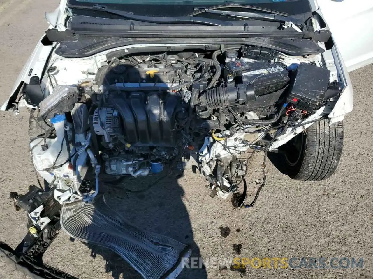 12 Photograph of a damaged car 5NPD84LF5LH582640 HYUNDAI ELANTRA 2020