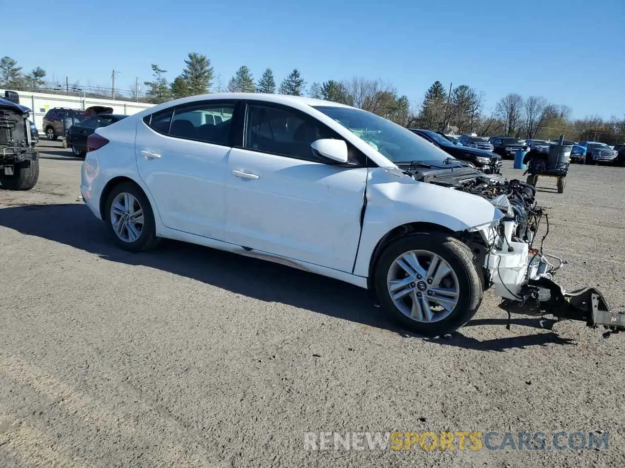 4 Photograph of a damaged car 5NPD84LF5LH582640 HYUNDAI ELANTRA 2020