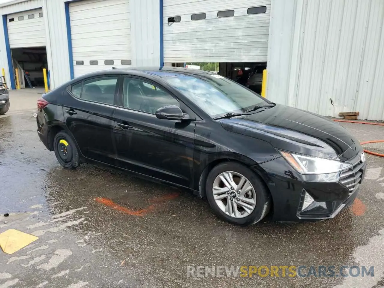 4 Photograph of a damaged car 5NPD84LF5LH584629 HYUNDAI ELANTRA 2020