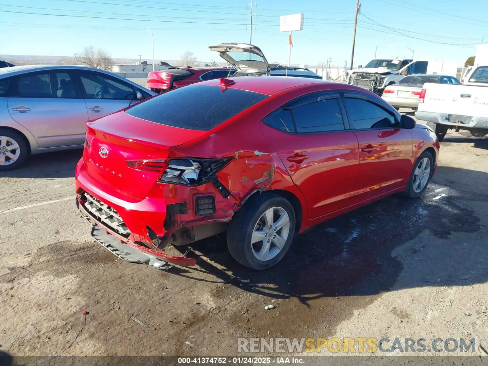 4 Photograph of a damaged car 5NPD84LF5LH595789 HYUNDAI ELANTRA 2020