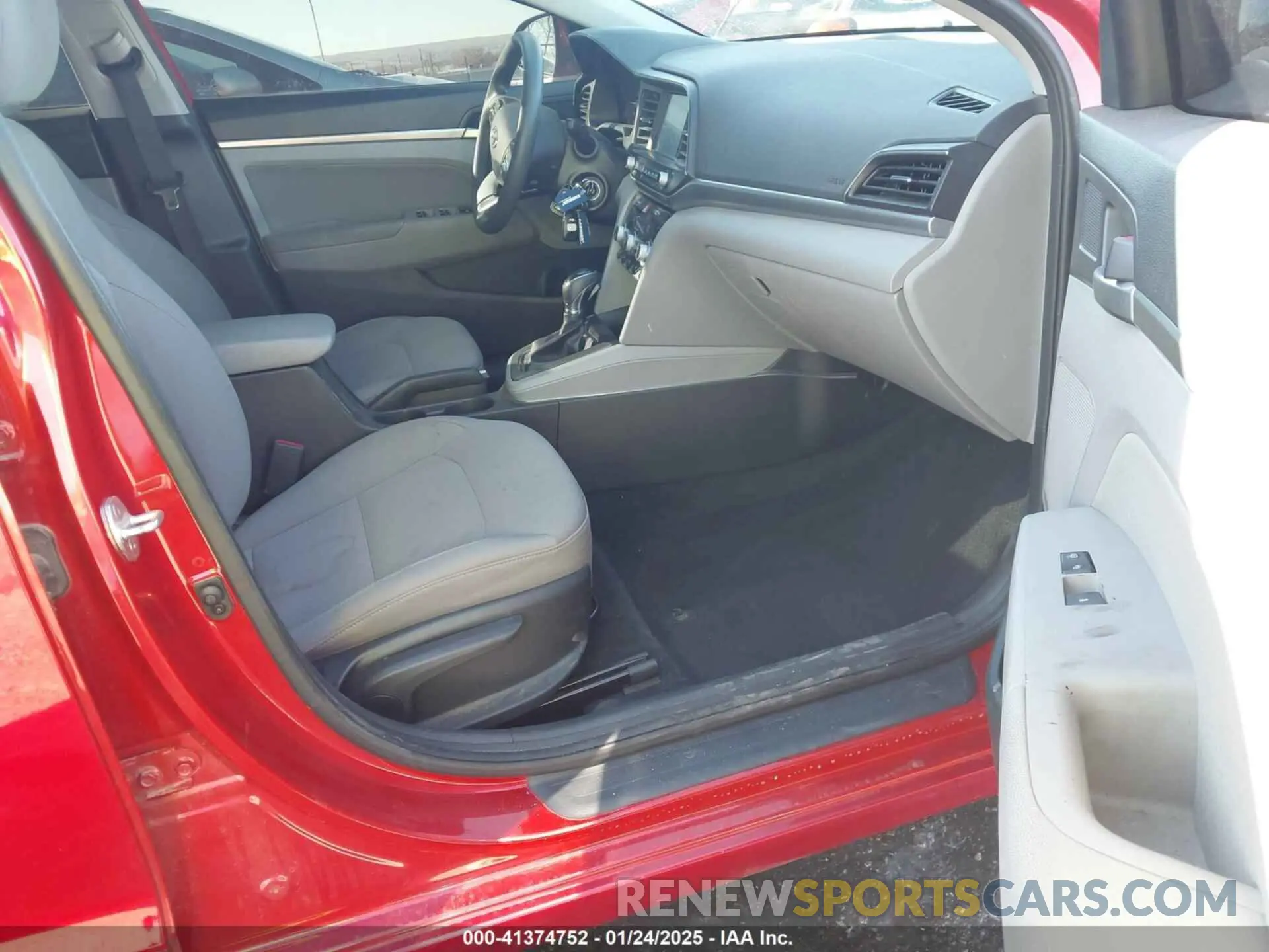 5 Photograph of a damaged car 5NPD84LF5LH595789 HYUNDAI ELANTRA 2020