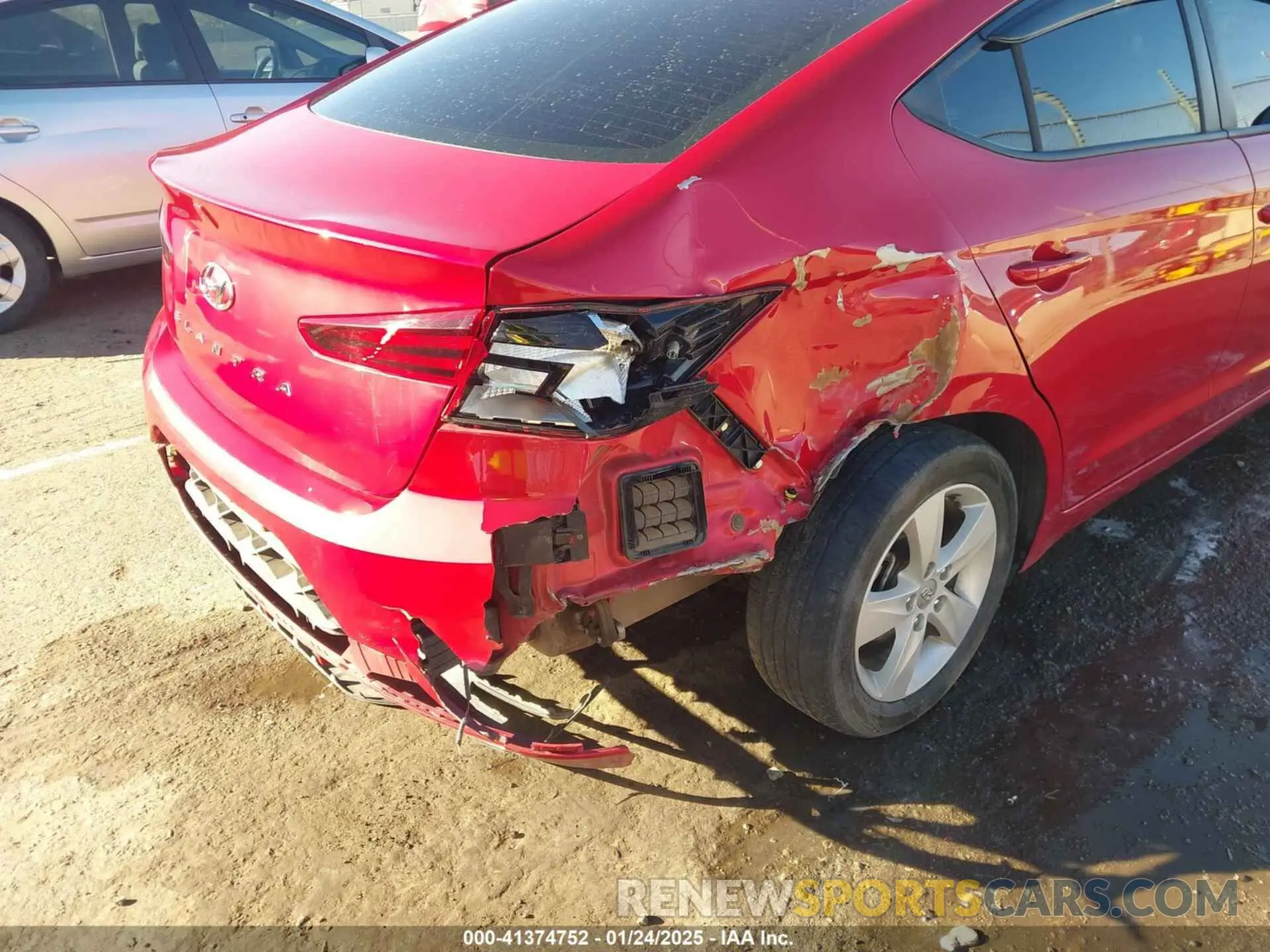 6 Photograph of a damaged car 5NPD84LF5LH595789 HYUNDAI ELANTRA 2020