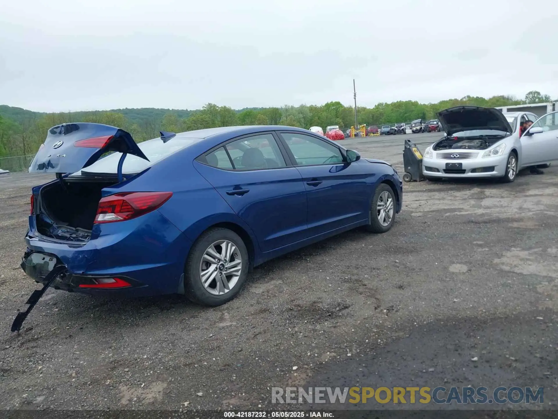 4 Photograph of a damaged car 5NPD84LF5LH600229 HYUNDAI ELANTRA 2020
