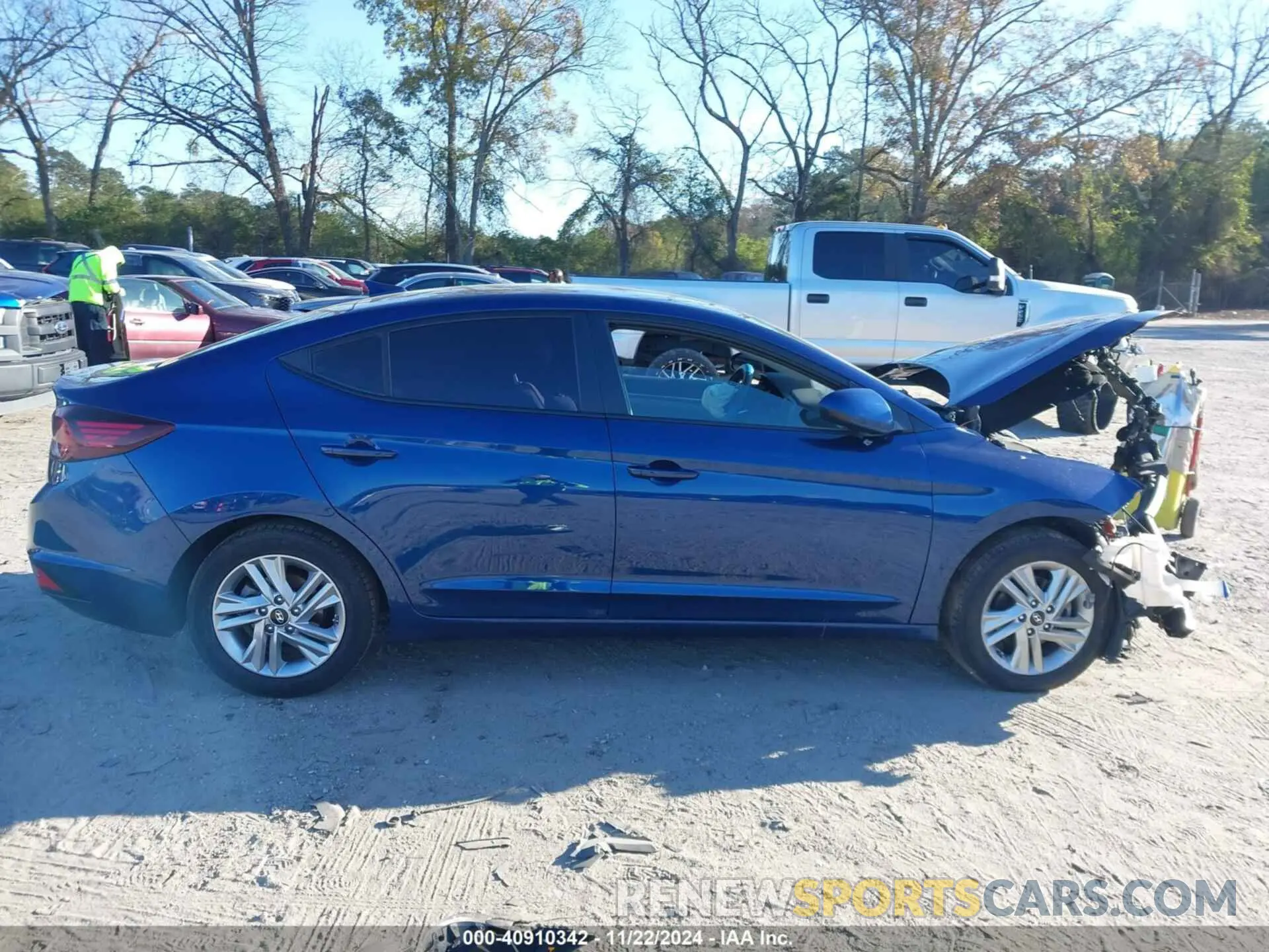 12 Photograph of a damaged car 5NPD84LF5LH621520 HYUNDAI ELANTRA 2020