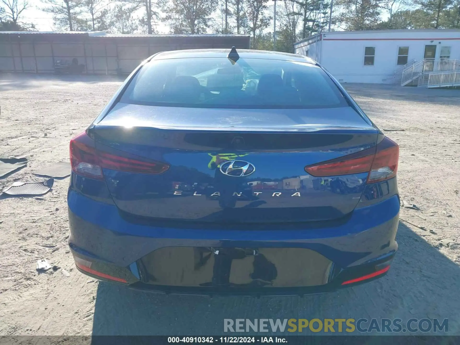 15 Photograph of a damaged car 5NPD84LF5LH621520 HYUNDAI ELANTRA 2020