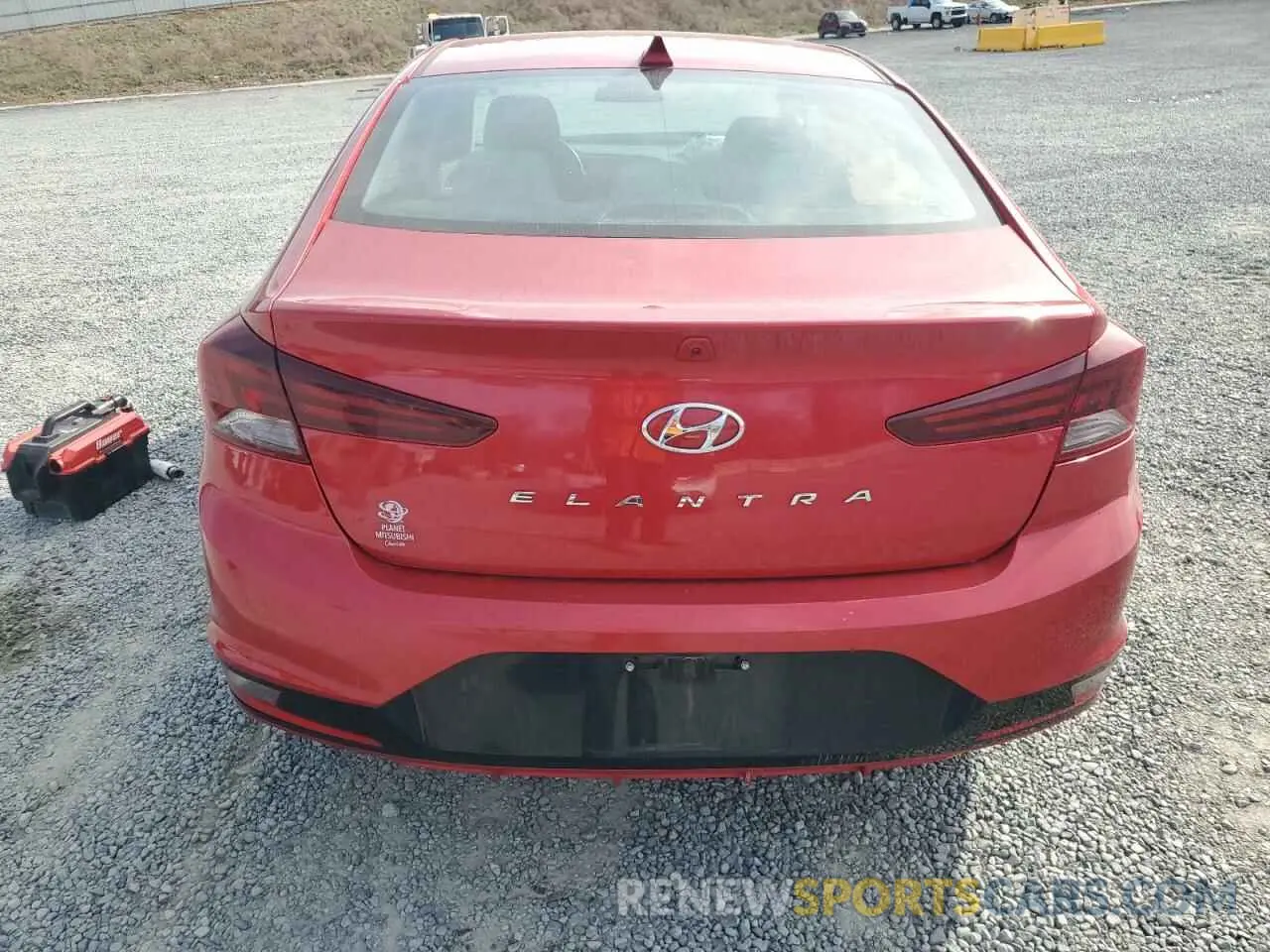 6 Photograph of a damaged car 5NPD84LF5LH622019 HYUNDAI ELANTRA 2020