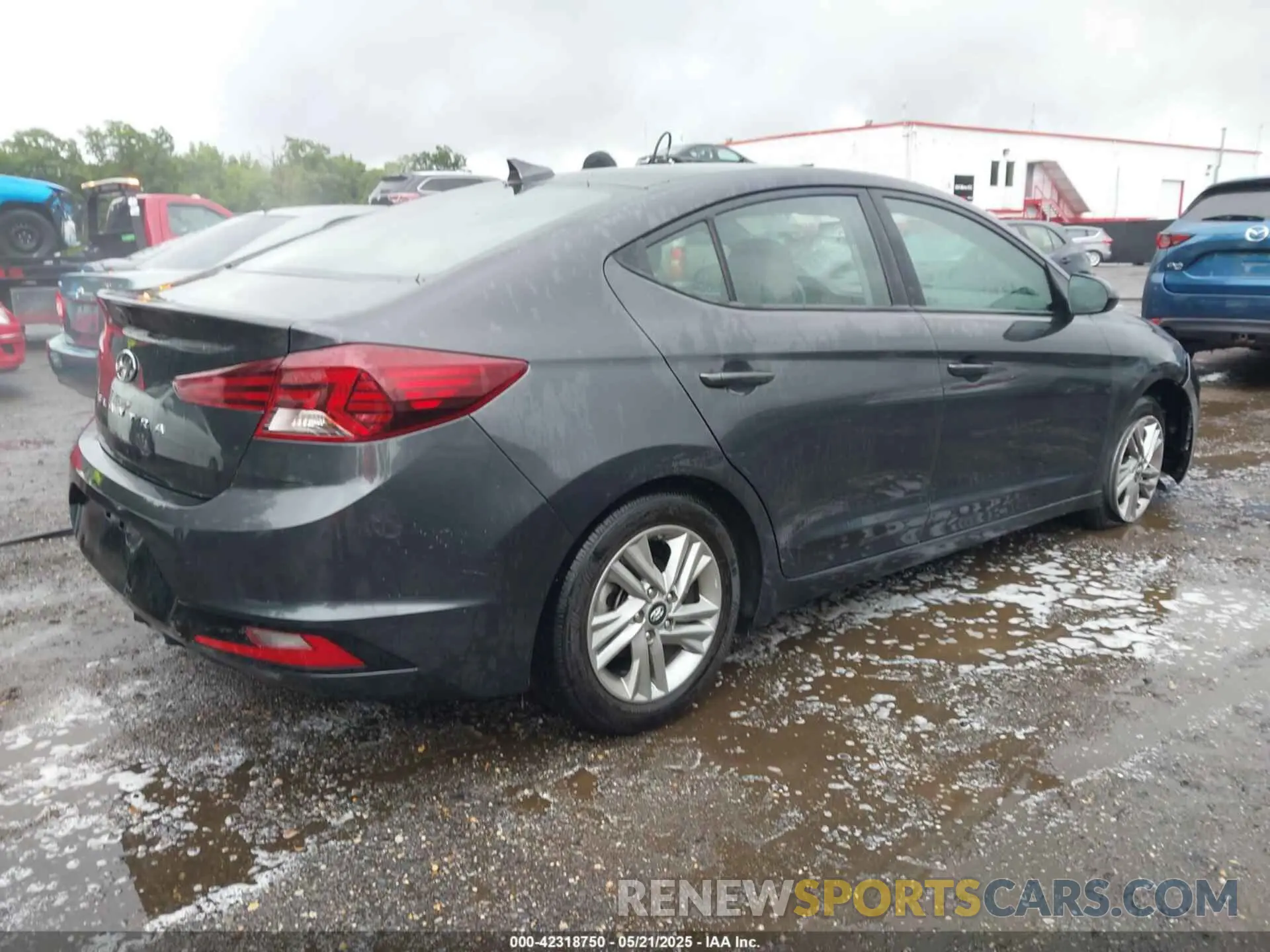 4 Photograph of a damaged car 5NPD84LF5LH626216 HYUNDAI ELANTRA 2020