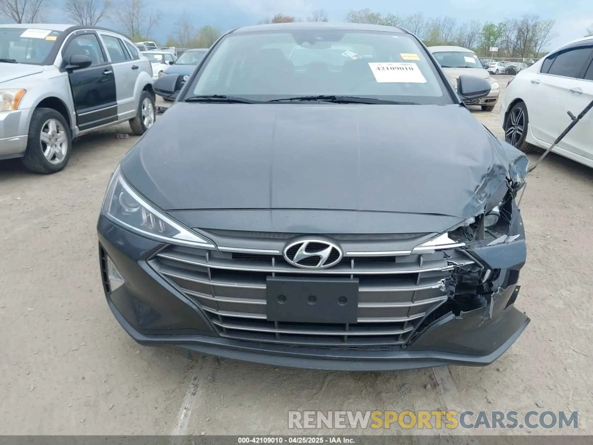 12 Photograph of a damaged car 5NPD84LF5LH628838 HYUNDAI ELANTRA 2020