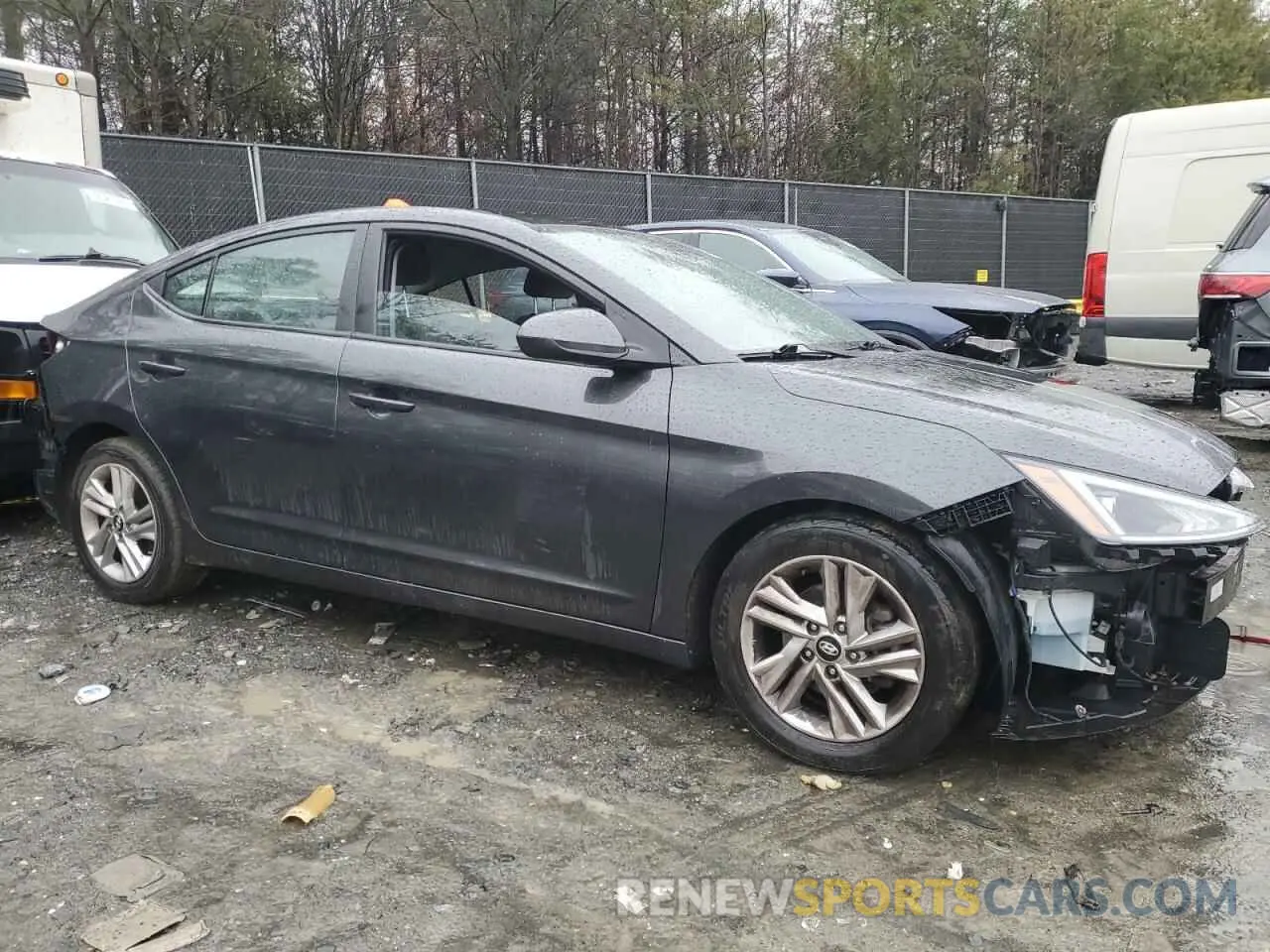4 Photograph of a damaged car 5NPD84LF5LH629259 HYUNDAI ELANTRA 2020