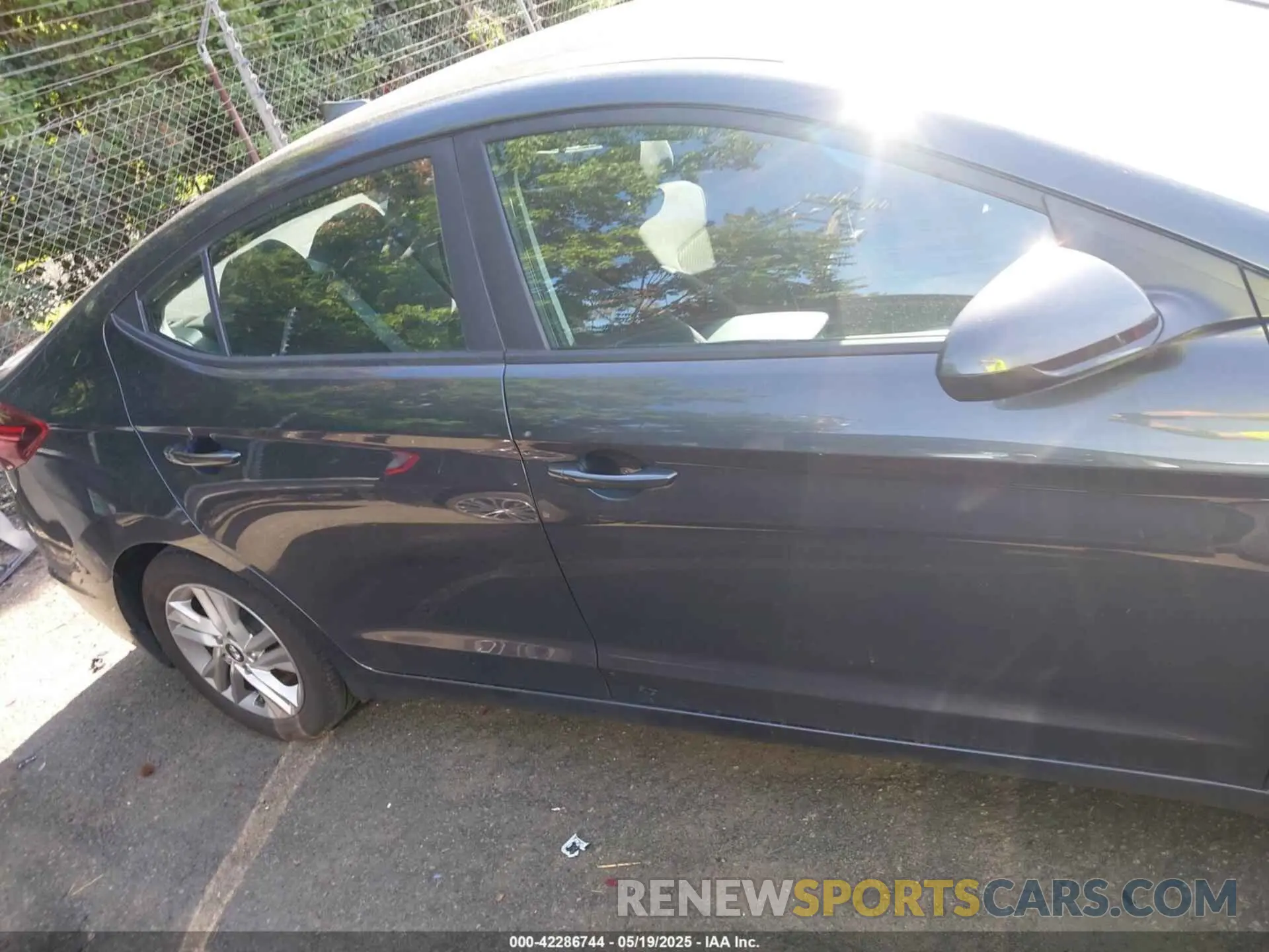 13 Photograph of a damaged car 5NPD84LF5LH629651 HYUNDAI ELANTRA 2020