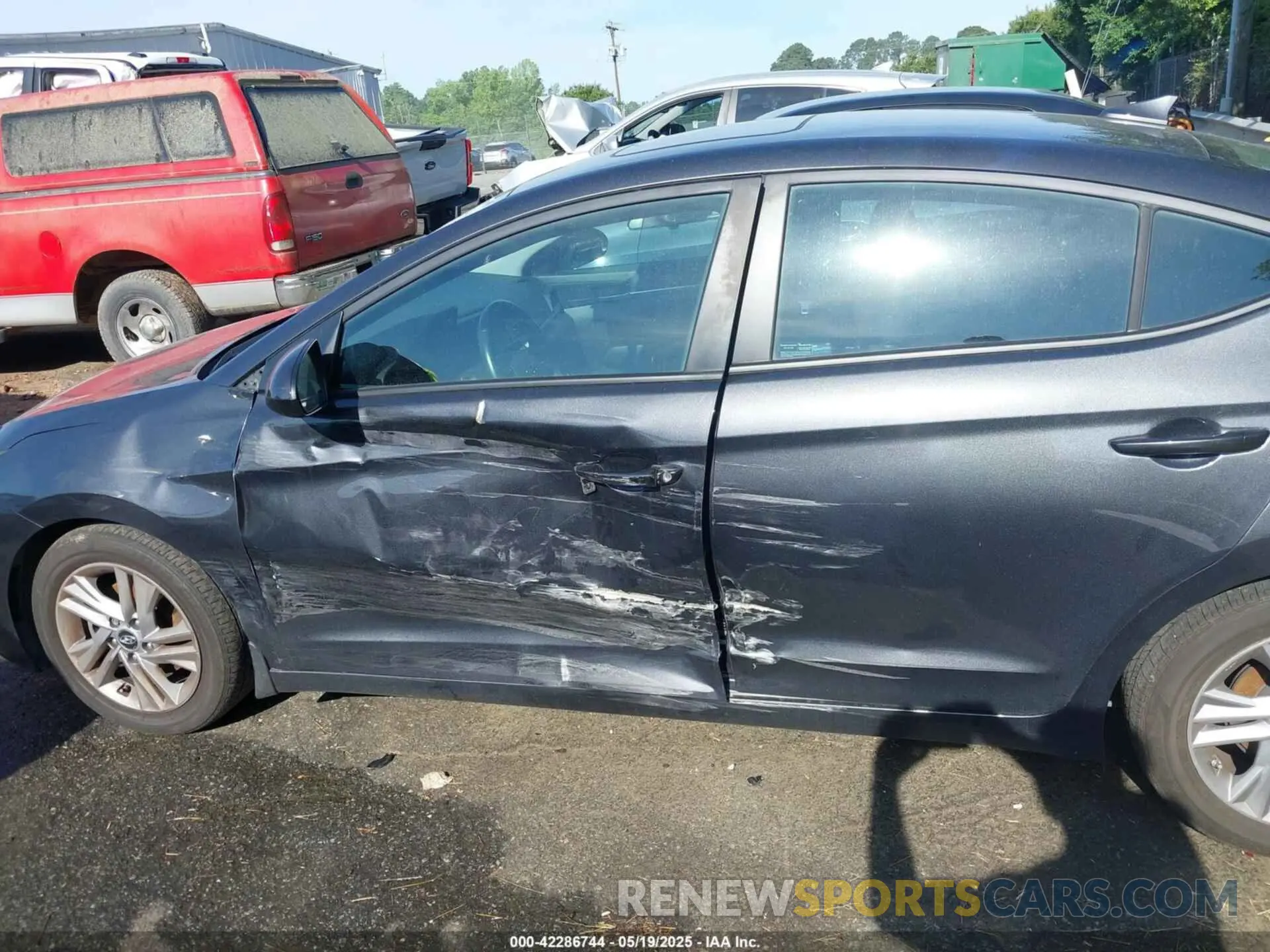 14 Photograph of a damaged car 5NPD84LF5LH629651 HYUNDAI ELANTRA 2020
