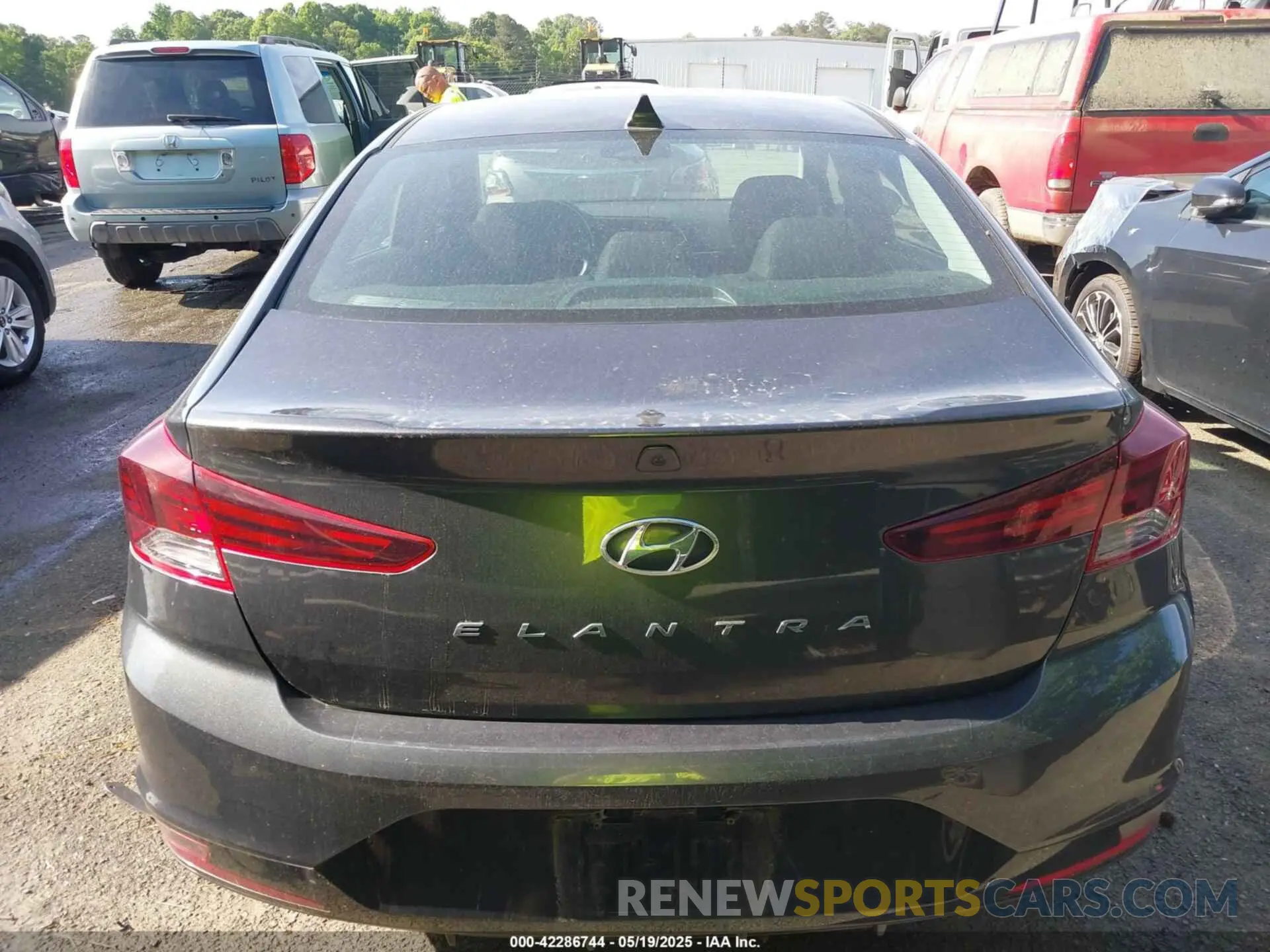 16 Photograph of a damaged car 5NPD84LF5LH629651 HYUNDAI ELANTRA 2020