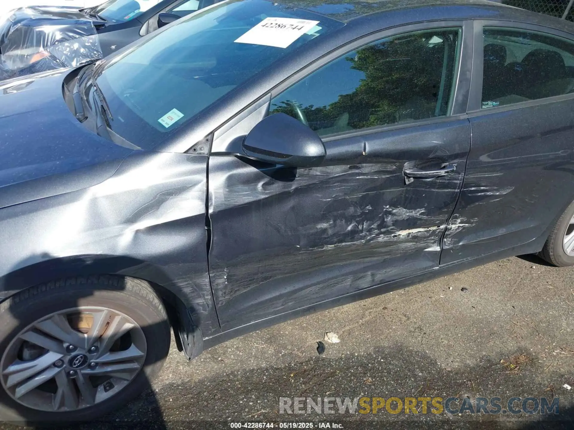 6 Photograph of a damaged car 5NPD84LF5LH629651 HYUNDAI ELANTRA 2020