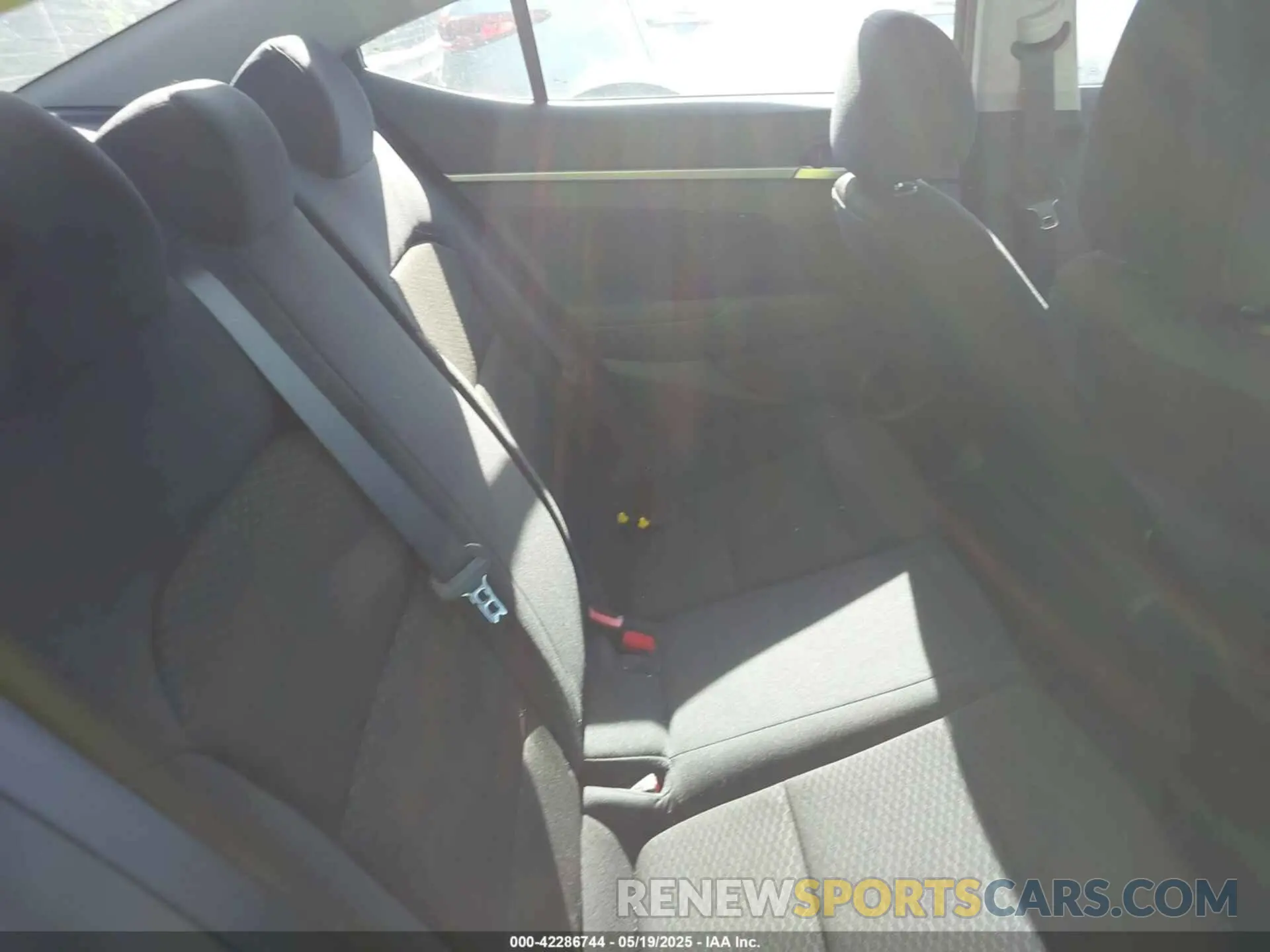 8 Photograph of a damaged car 5NPD84LF5LH629651 HYUNDAI ELANTRA 2020