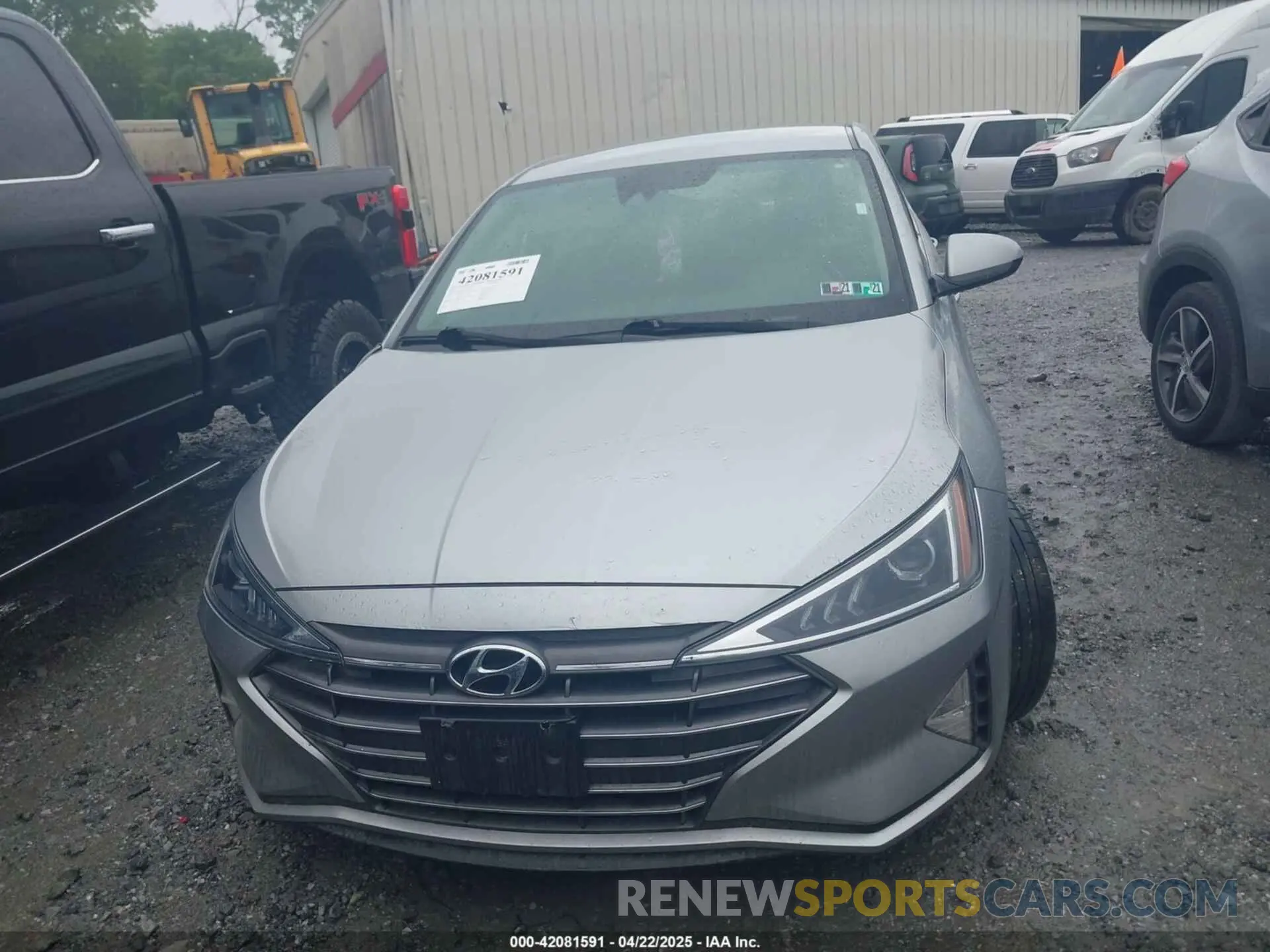 12 Photograph of a damaged car 5NPD84LF5LH632243 HYUNDAI ELANTRA 2020