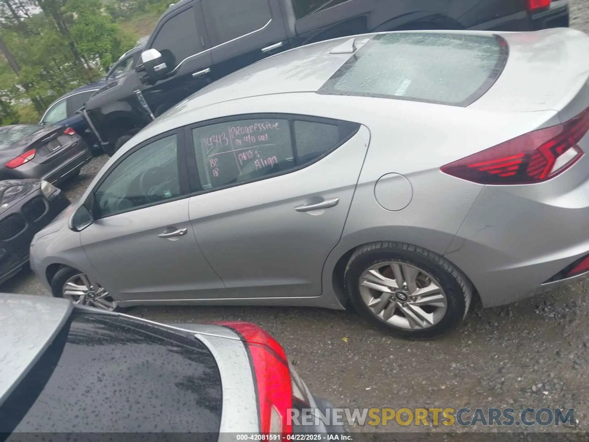 14 Photograph of a damaged car 5NPD84LF5LH632243 HYUNDAI ELANTRA 2020