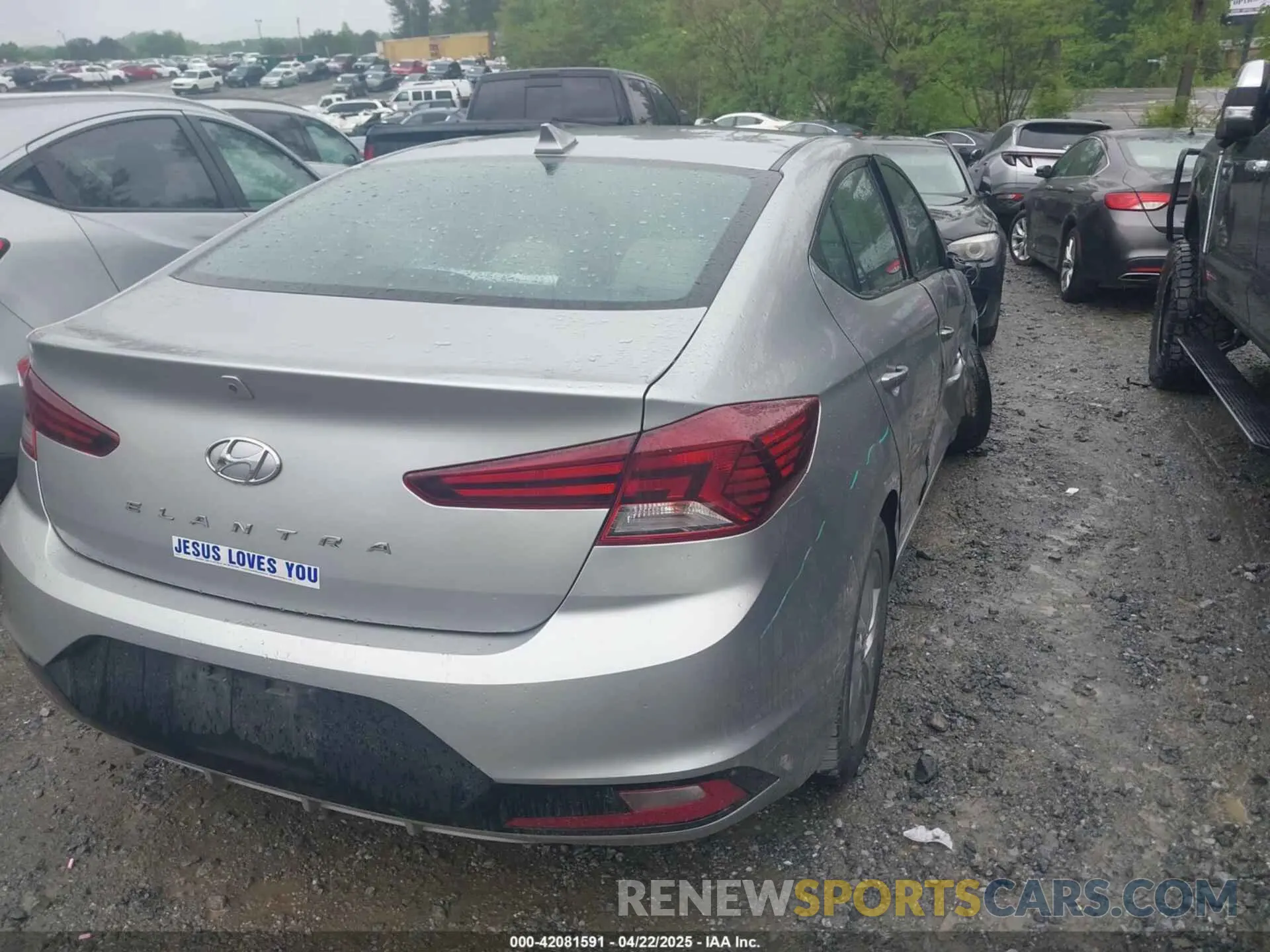 4 Photograph of a damaged car 5NPD84LF5LH632243 HYUNDAI ELANTRA 2020