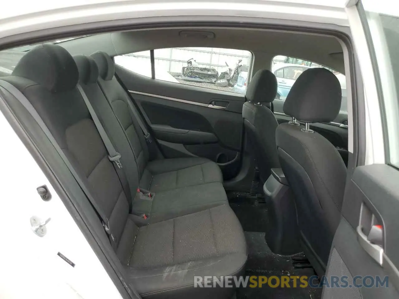 10 Photograph of a damaged car 5NPD84LF5LH632324 HYUNDAI ELANTRA 2020
