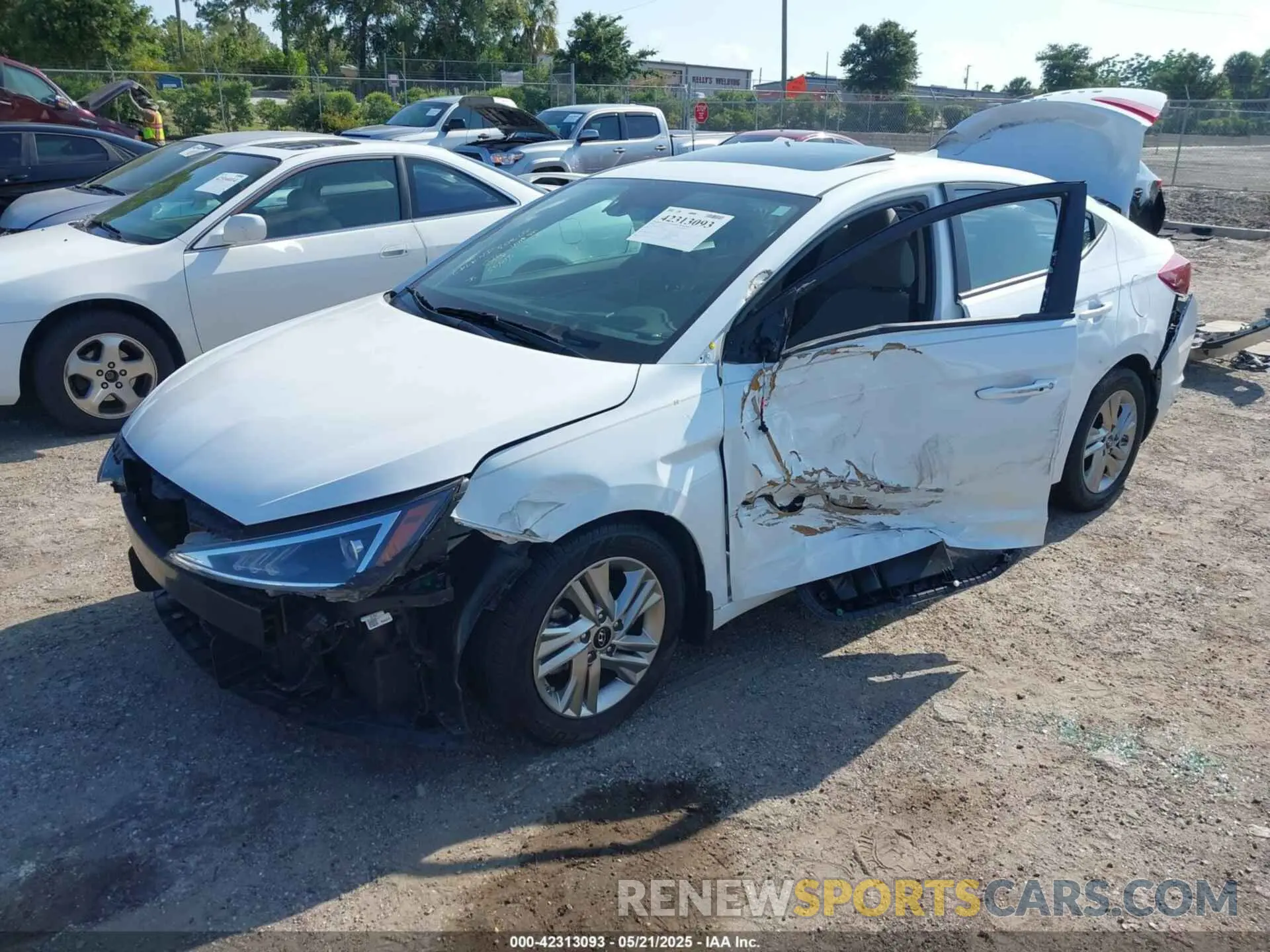 2 Photograph of a damaged car 5NPD84LF6LH499797 HYUNDAI ELANTRA 2020