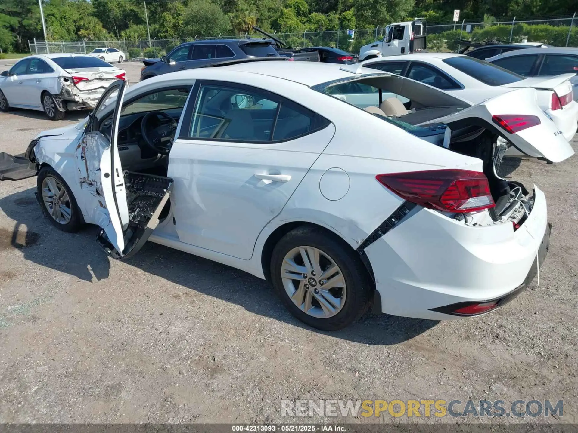 3 Photograph of a damaged car 5NPD84LF6LH499797 HYUNDAI ELANTRA 2020