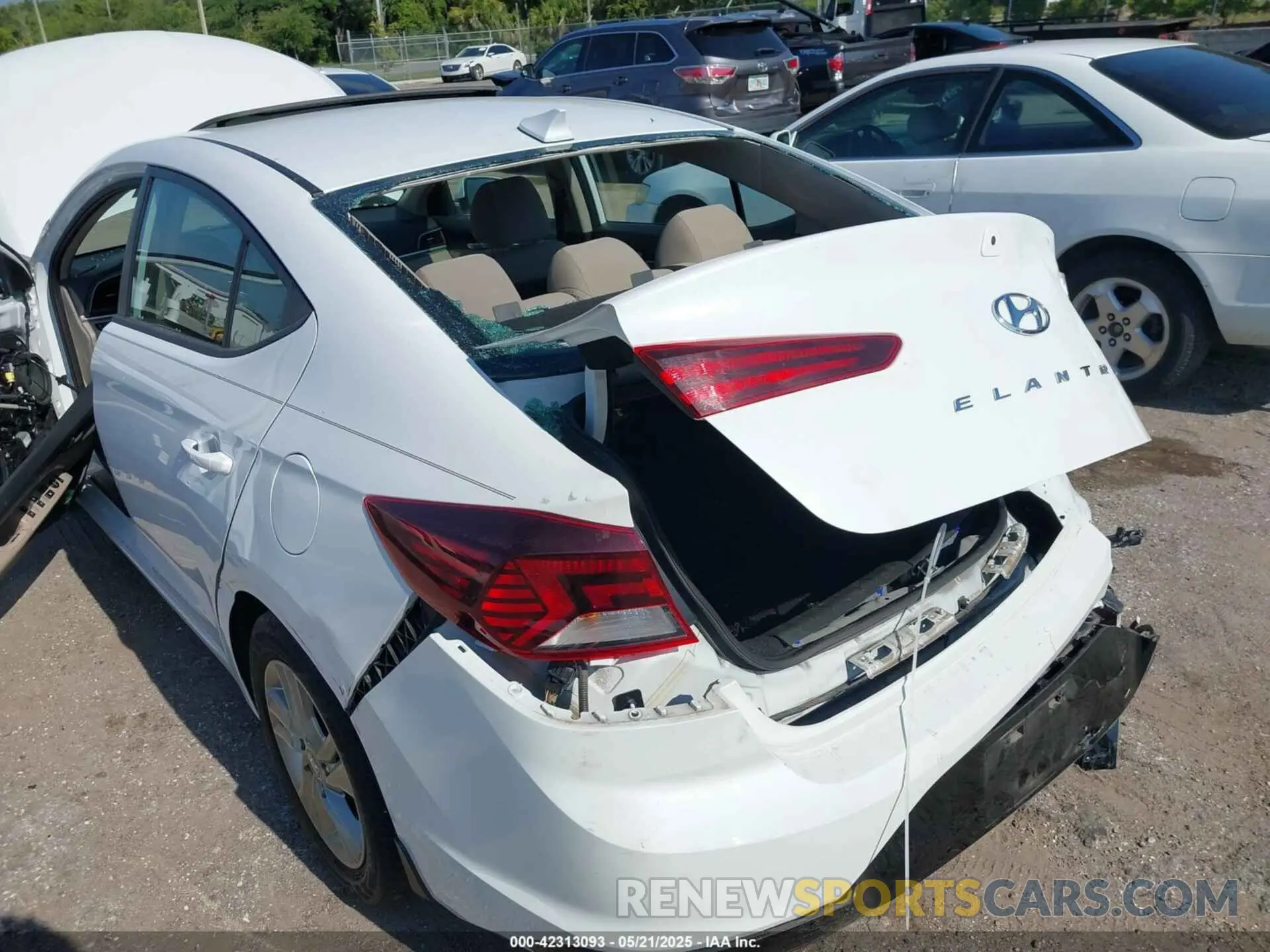 6 Photograph of a damaged car 5NPD84LF6LH499797 HYUNDAI ELANTRA 2020