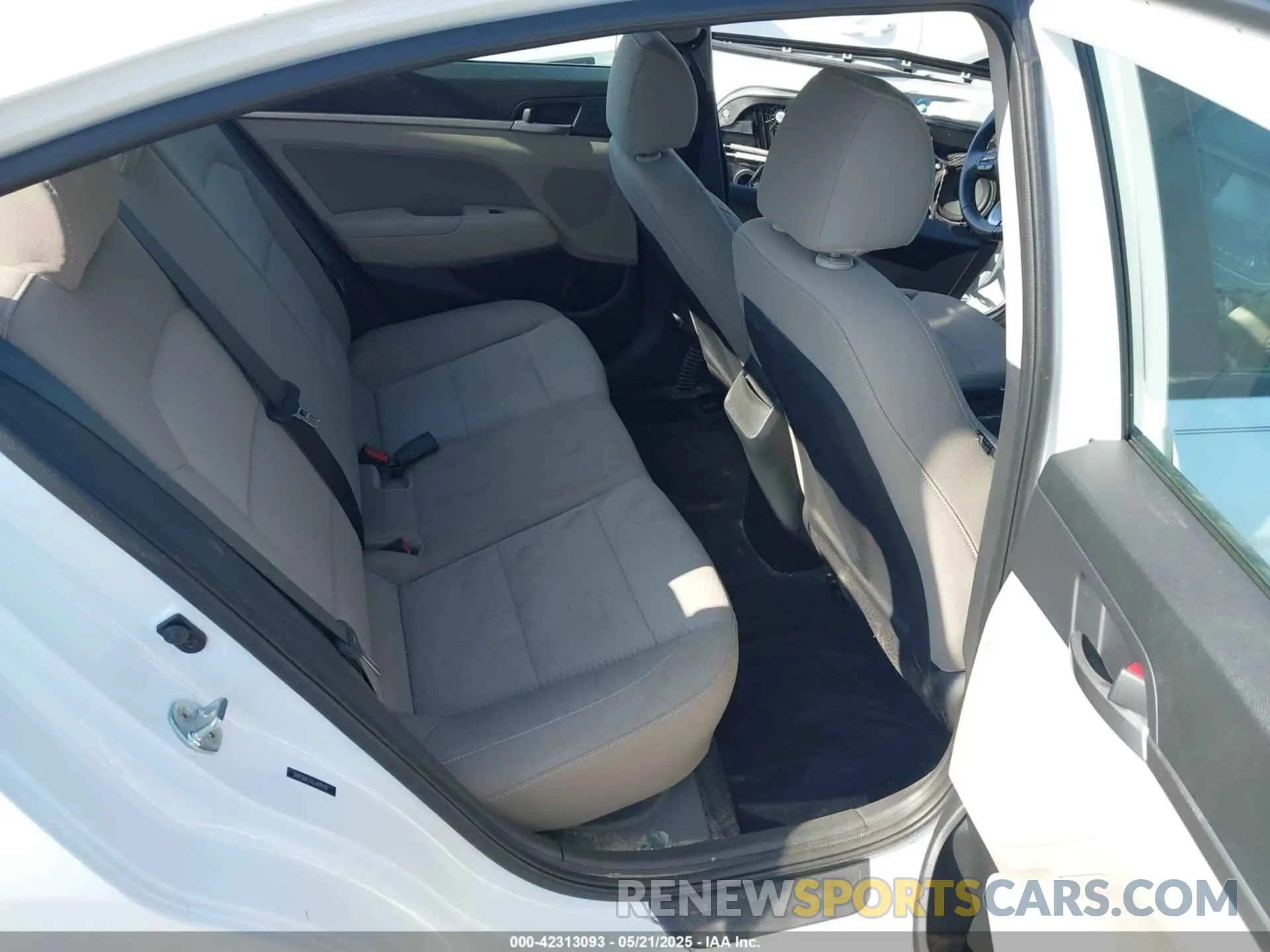 8 Photograph of a damaged car 5NPD84LF6LH499797 HYUNDAI ELANTRA 2020