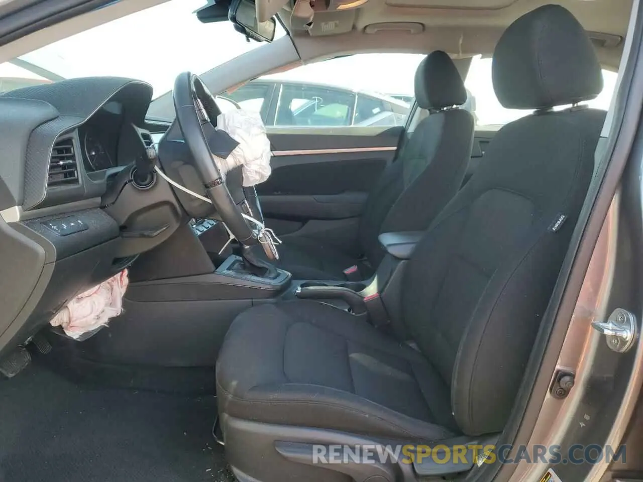 7 Photograph of a damaged car 5NPD84LF6LH520101 HYUNDAI ELANTRA 2020