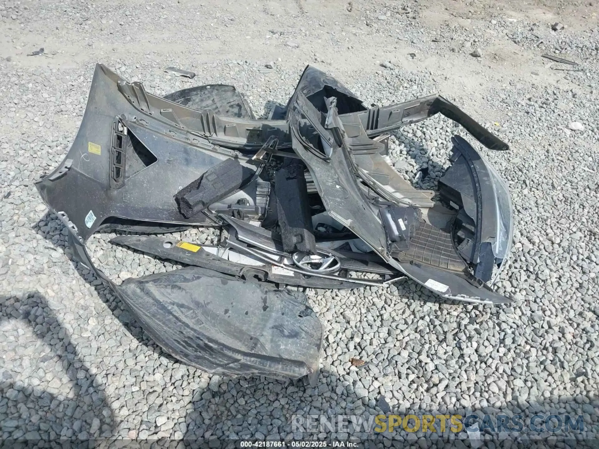12 Photograph of a damaged car 5NPD84LF6LH528764 HYUNDAI ELANTRA 2020