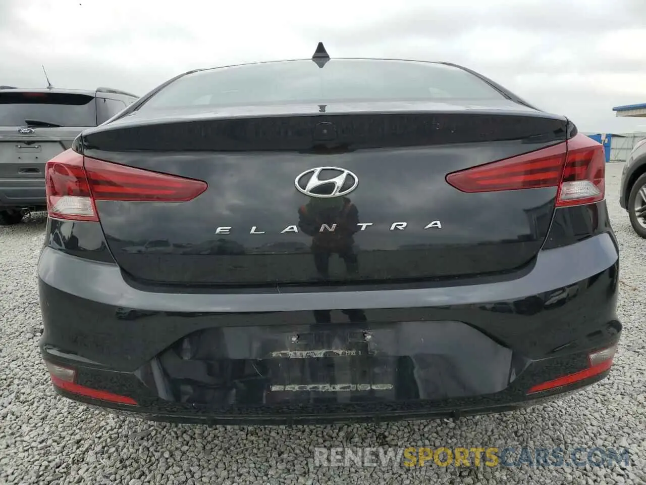 6 Photograph of a damaged car 5NPD84LF6LH541322 HYUNDAI ELANTRA 2020