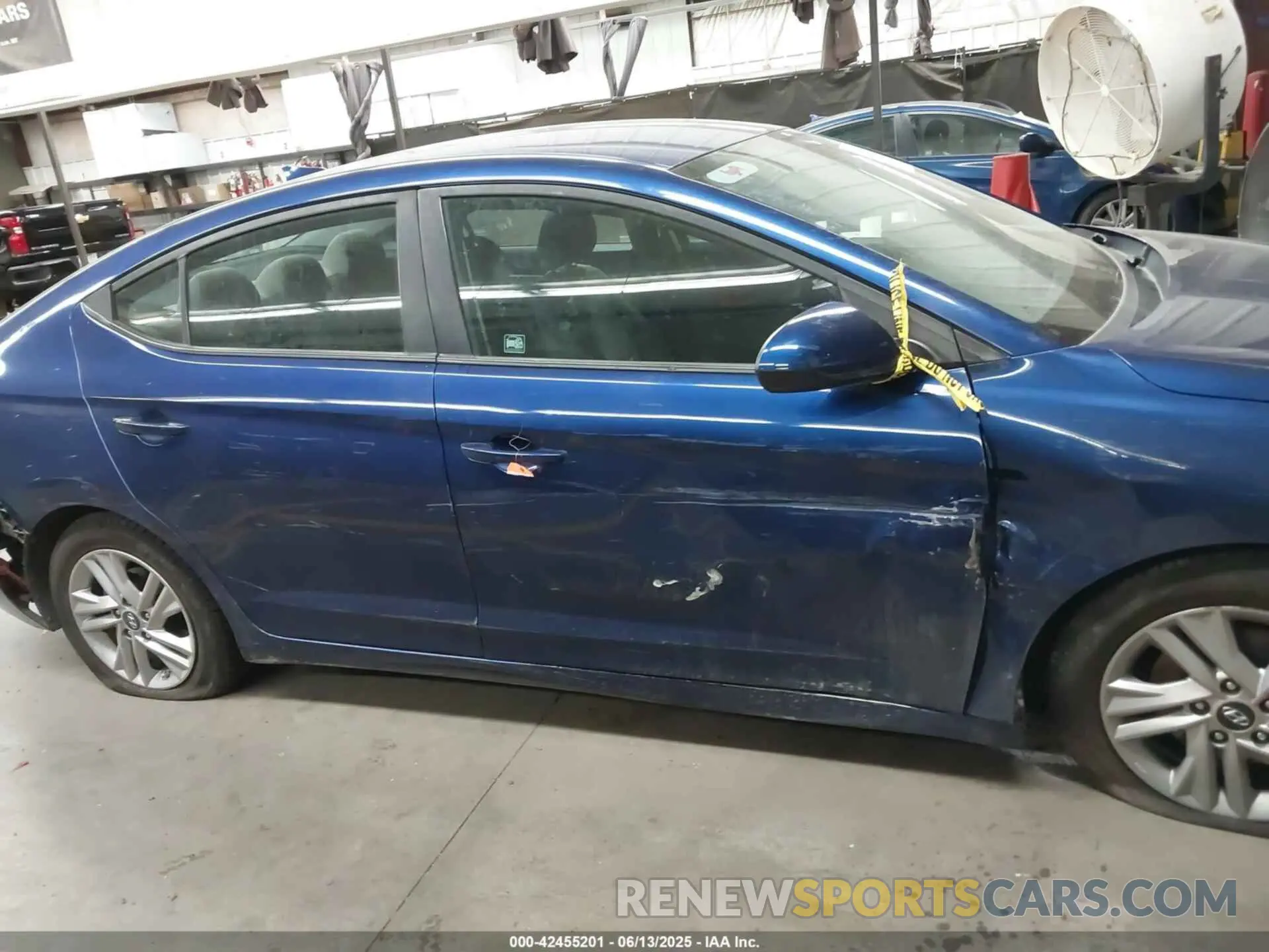 12 Photograph of a damaged car 5NPD84LF6LH546472 HYUNDAI ELANTRA 2020