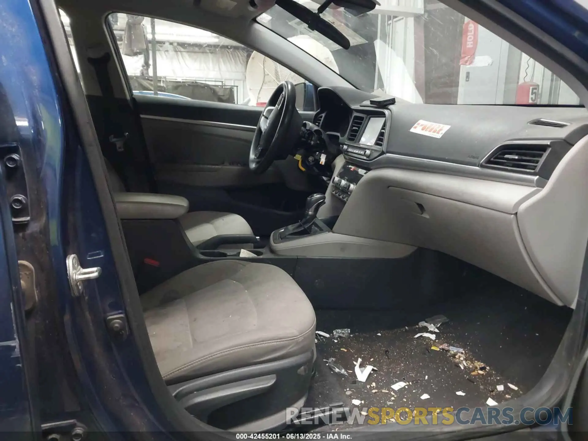 5 Photograph of a damaged car 5NPD84LF6LH546472 HYUNDAI ELANTRA 2020