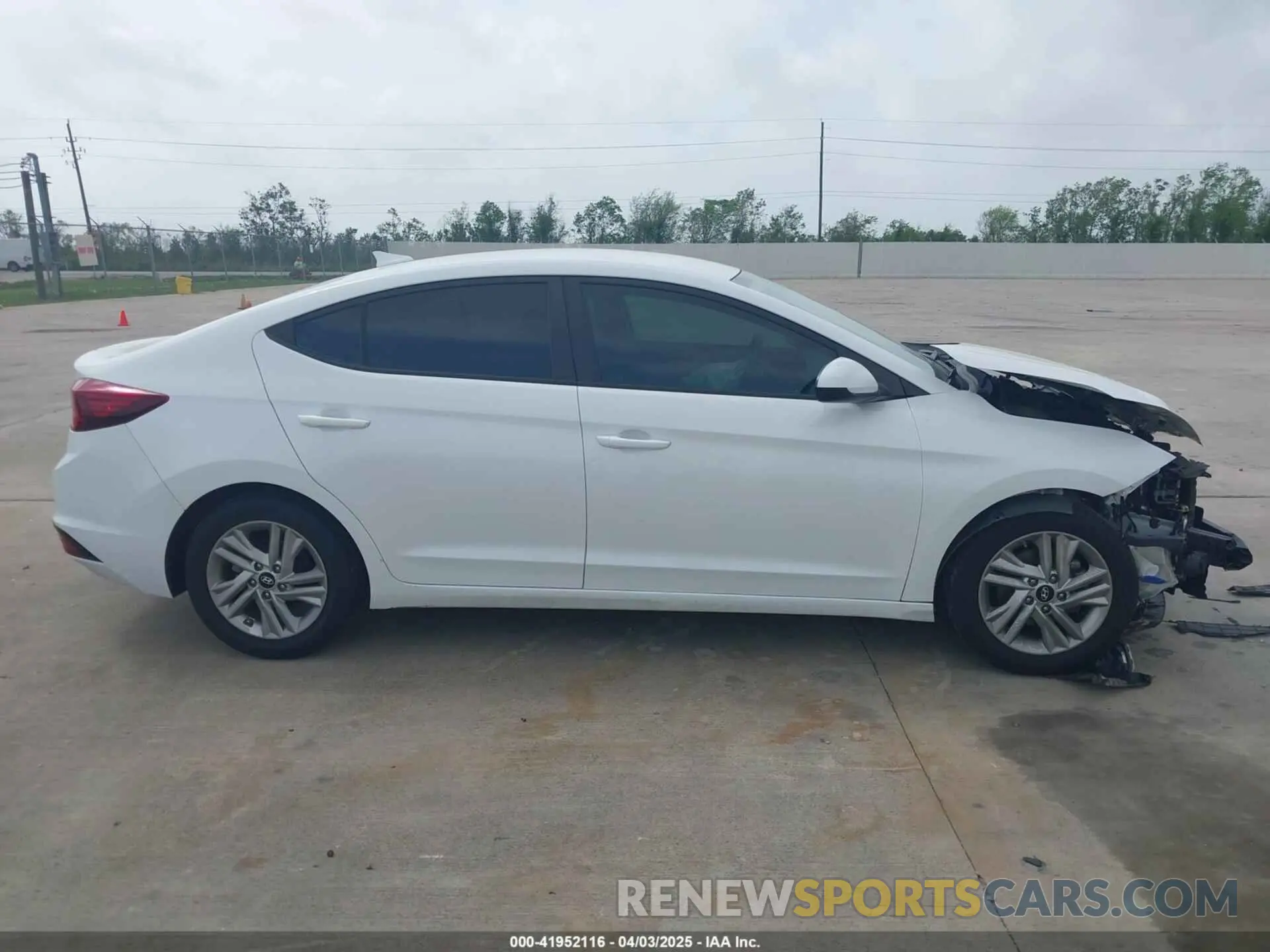 14 Photograph of a damaged car 5NPD84LF6LH547234 HYUNDAI ELANTRA 2020