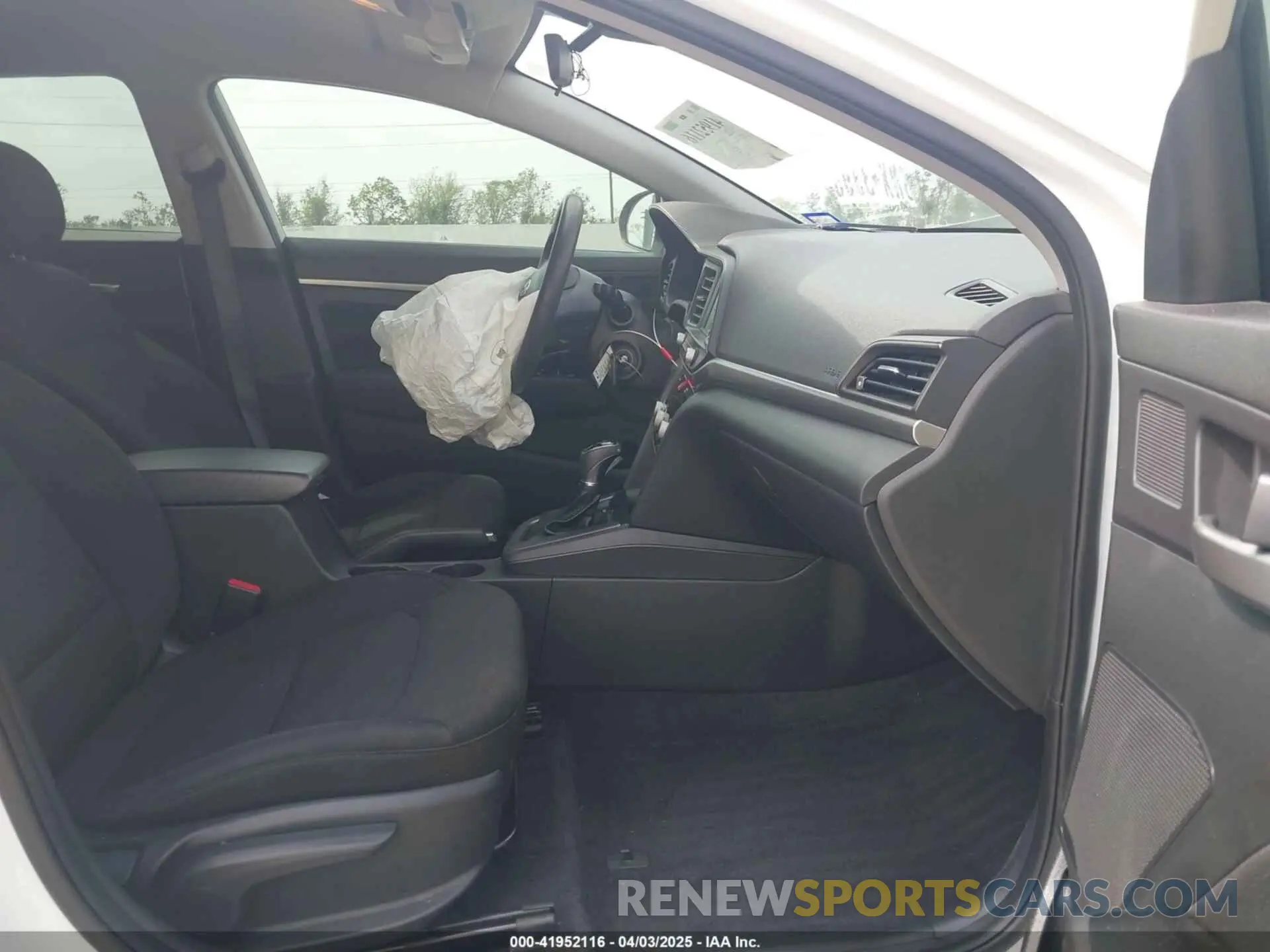 5 Photograph of a damaged car 5NPD84LF6LH547234 HYUNDAI ELANTRA 2020