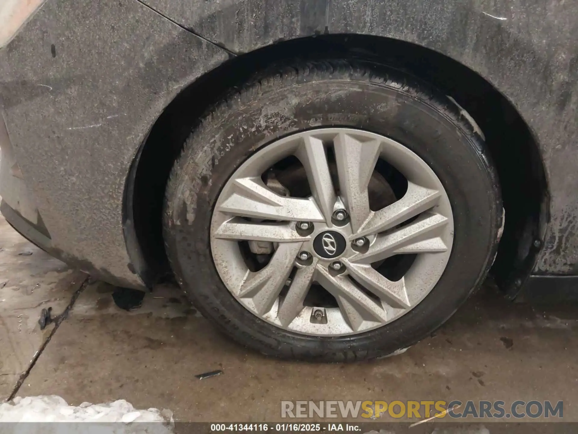12 Photograph of a damaged car 5NPD84LF6LH555236 HYUNDAI ELANTRA 2020