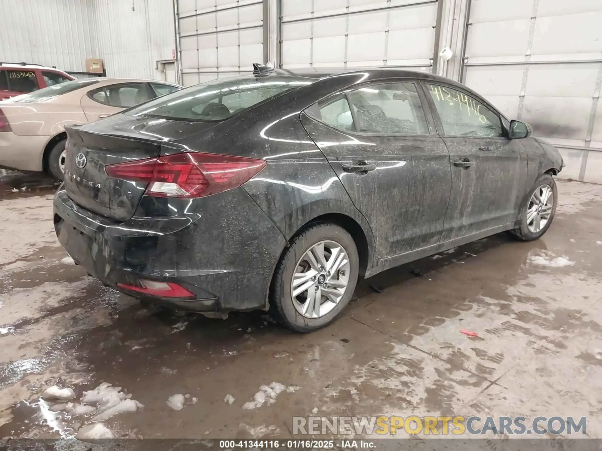 4 Photograph of a damaged car 5NPD84LF6LH555236 HYUNDAI ELANTRA 2020