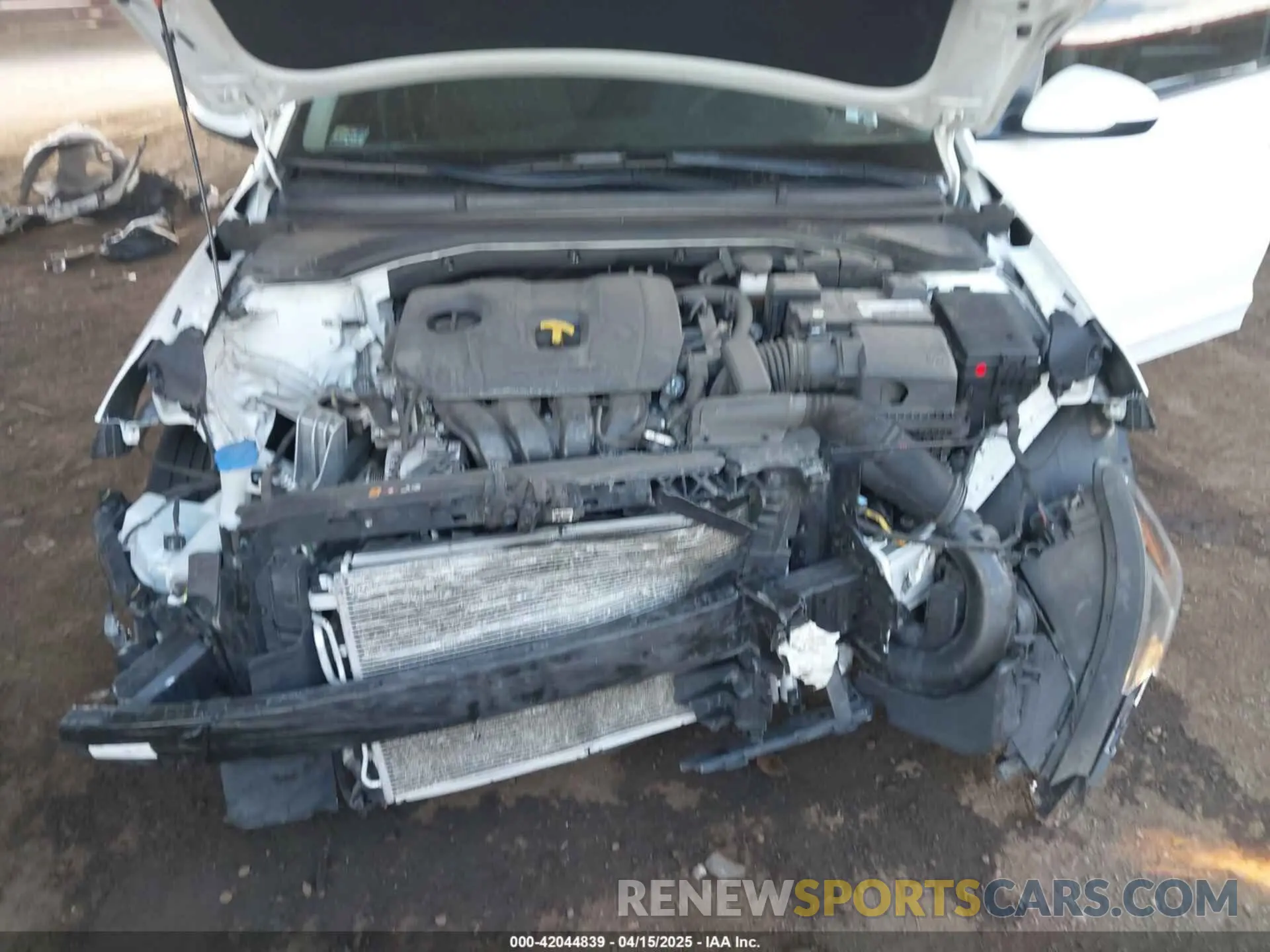10 Photograph of a damaged car 5NPD84LF6LH559156 HYUNDAI ELANTRA 2020