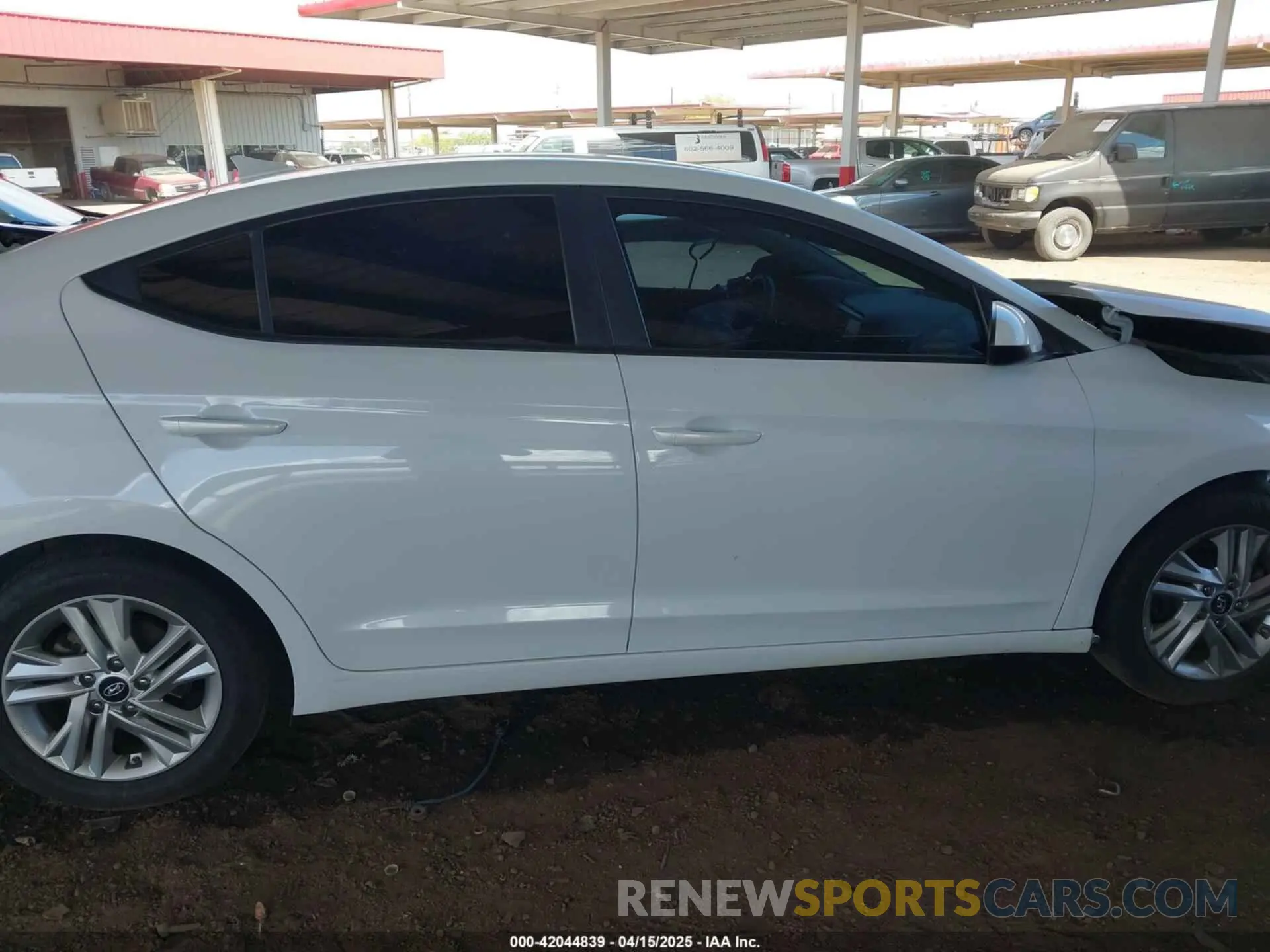 14 Photograph of a damaged car 5NPD84LF6LH559156 HYUNDAI ELANTRA 2020